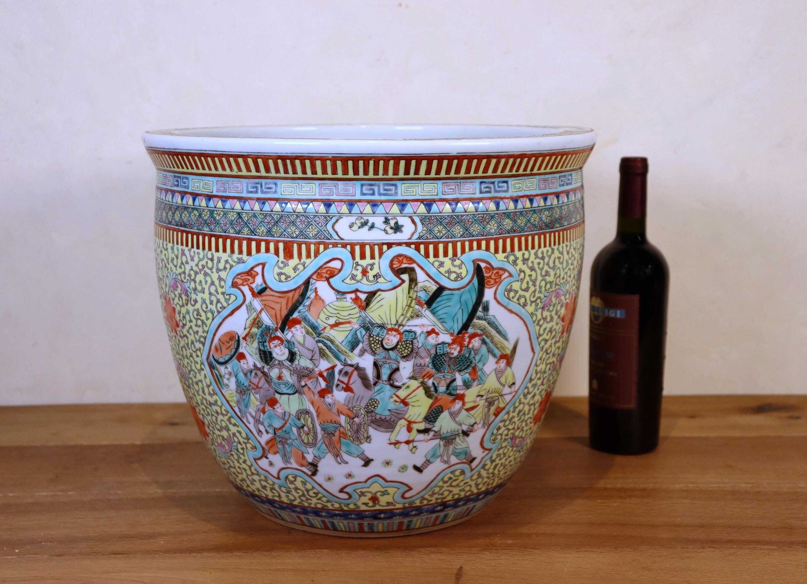 Chinese Porcelain Fishbowl , Aquarium , Or Plantstand In Typical Famille Jaune Decoration (St.216) photo 434.0