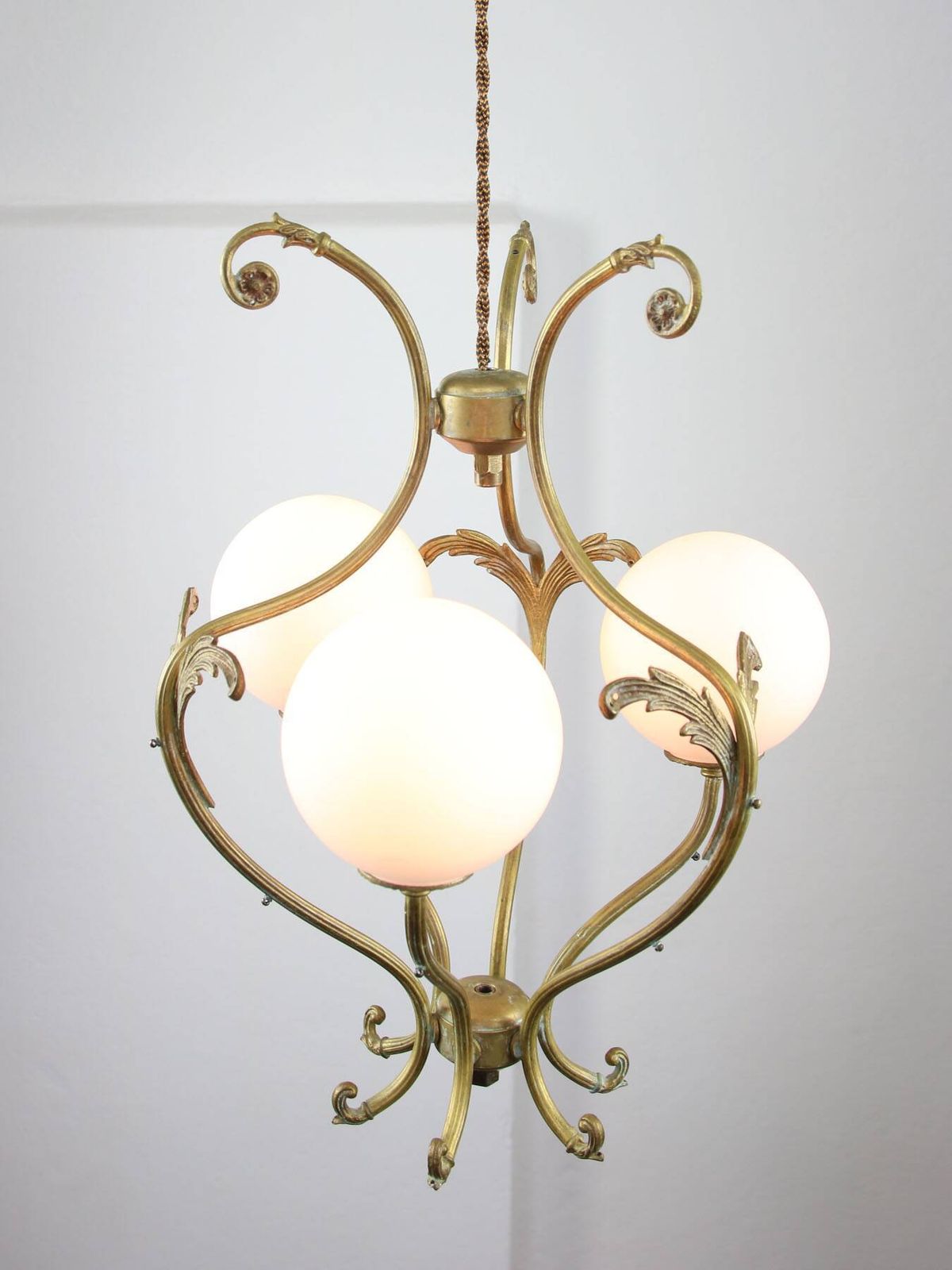 photo vinterior Antique Italian Brass And Opaline Chandelier
