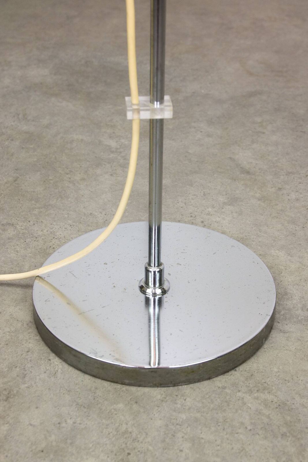 photo vinterior Large Space Age Lucerna Floor Lamp By Luigi Massoni For Guzzini, 1960s