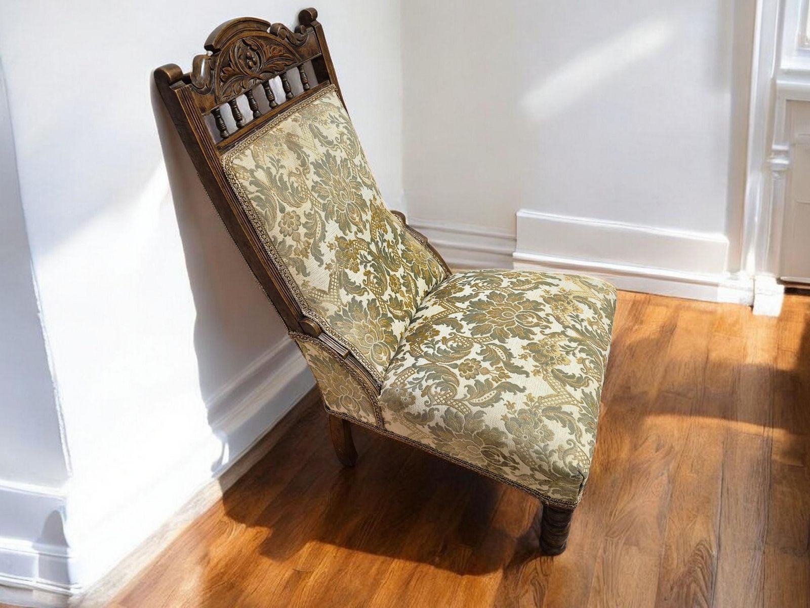 Antique Victorian Upholstered Bedroom/ Lounge / Nursing Low Chair Carved Walnut Wood photo vinterior