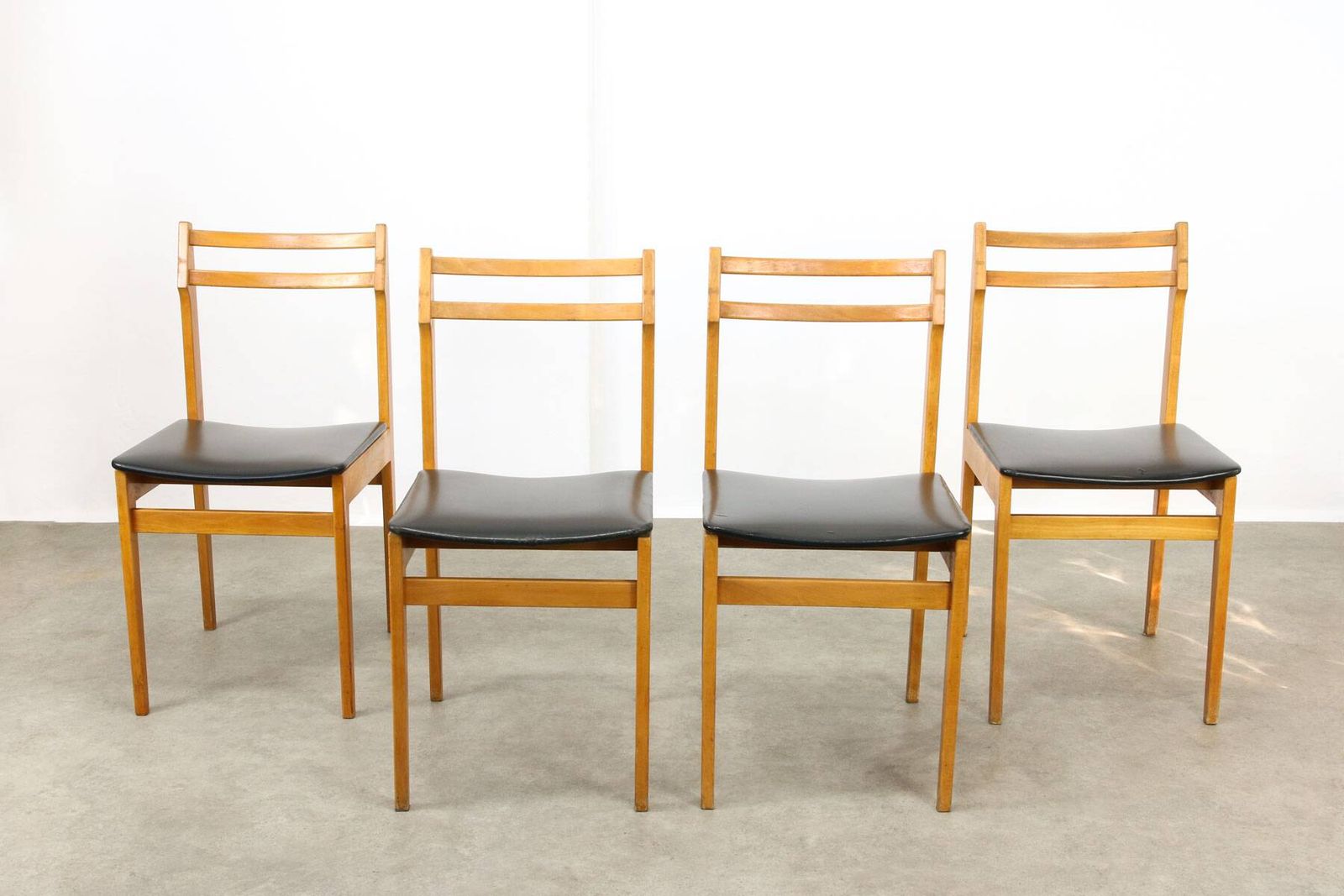 Vintage Chairs In The Style Of Gio Ponti, 1970, Set Of 4 photo for sale