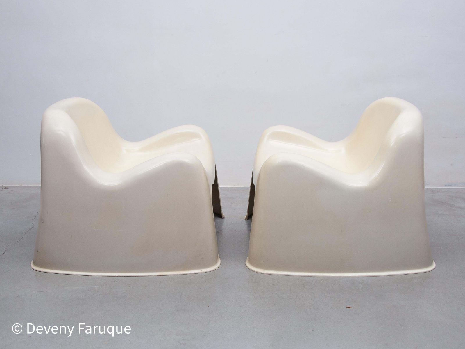 Space Age Set Of Two "Toga" Artemide Lounge Chairs Designed By Sergio Mazza photo vinterior