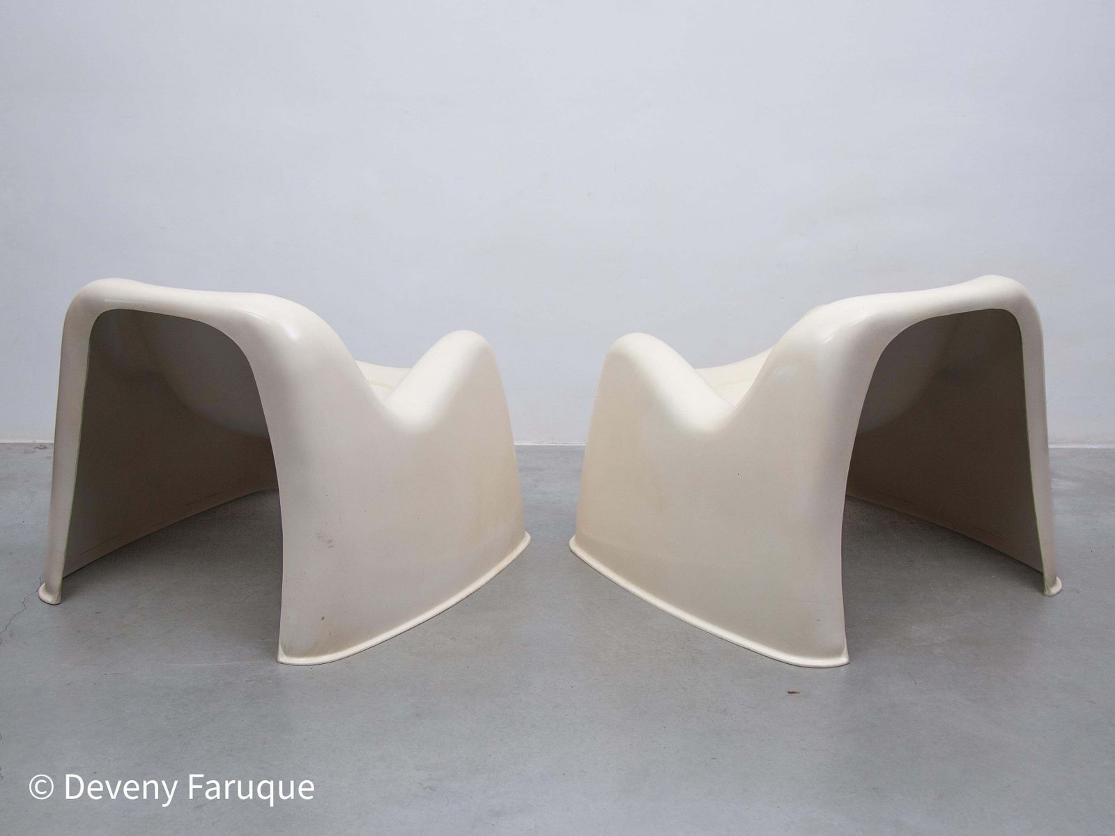 Space Age Set Of Two "Toga" Artemide Lounge Chairs Designed By Sergio Mazza photo buy
