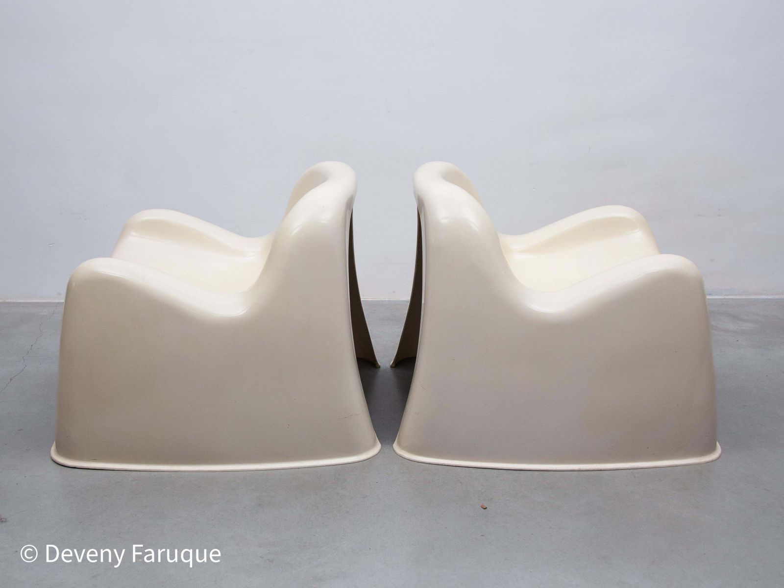 photo for sale Space Age Set Of Two "Toga" Artemide Lounge Chairs Designed By Sergio Mazza