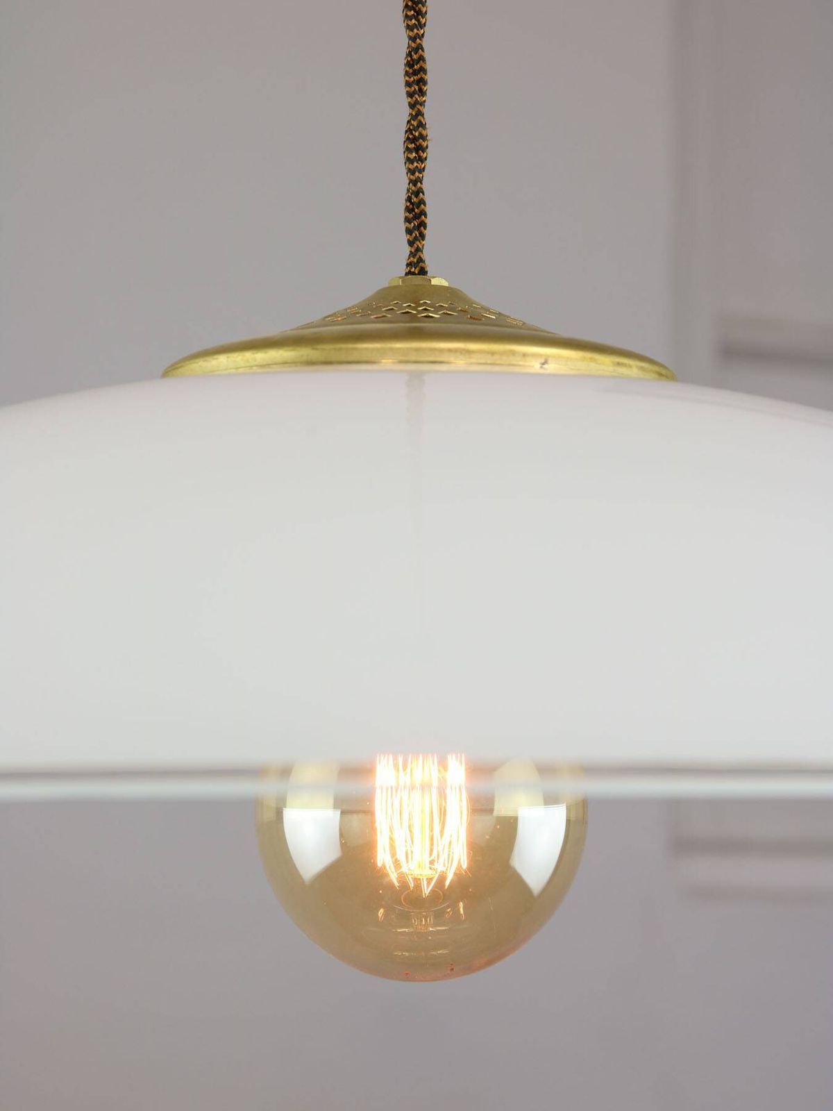 photo vintage Mid Century Italian Saucer Glass And Brass Pendant Lamp