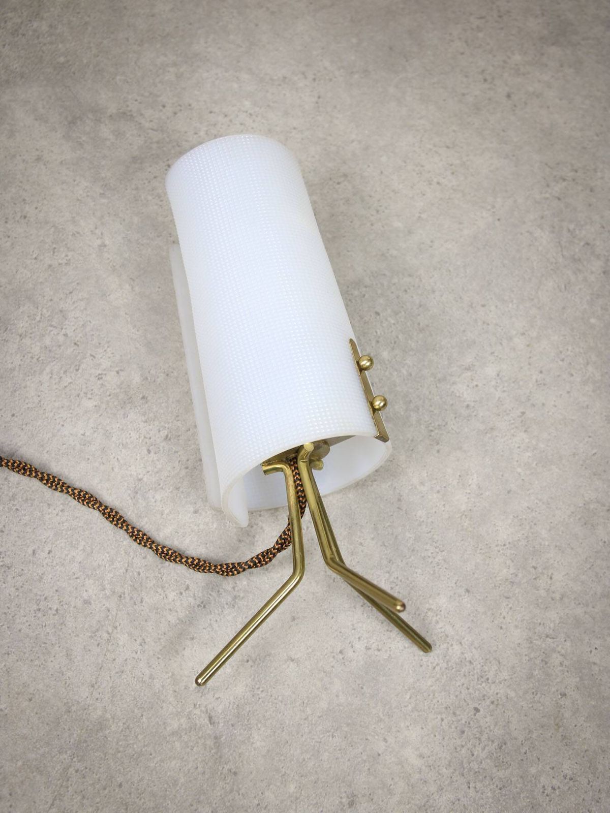 photo vinterior Mid Century Italian Plastic And Brass Table Lamp