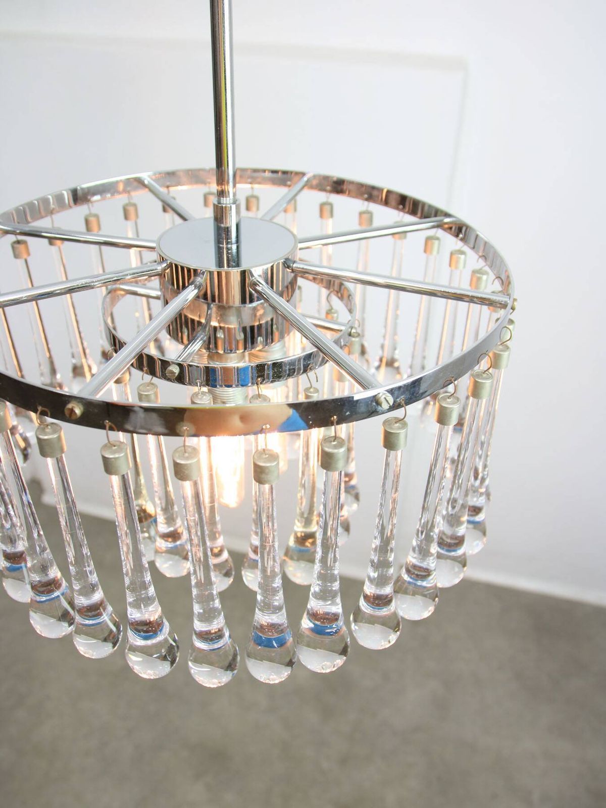 photo furniture Mid Century Italian Crystal Teardrop Chandelier, 1960s
