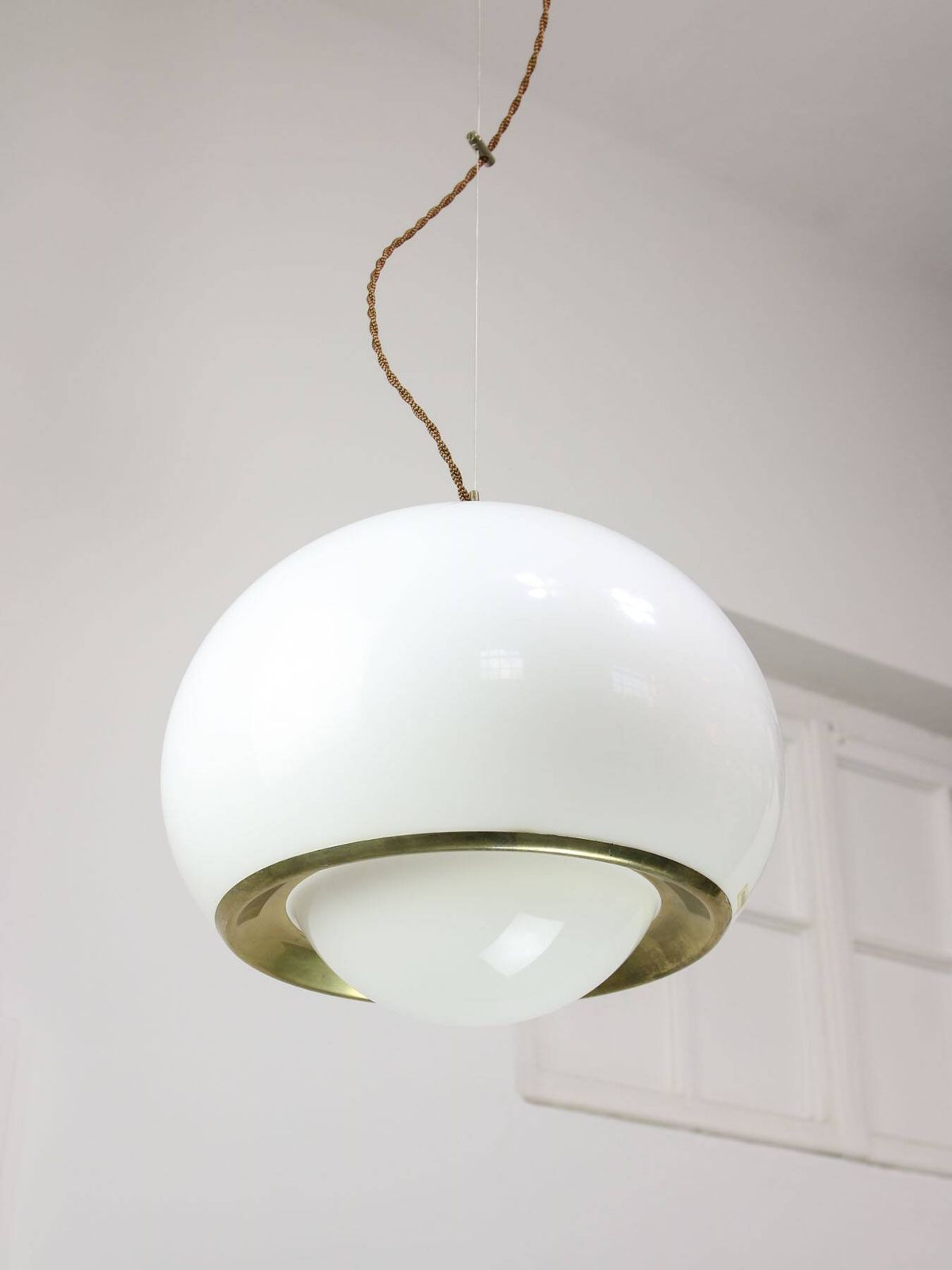 Rare White And Gold Bud Lamp By Luigi Massoni For Guzzini, 1960 photo buy