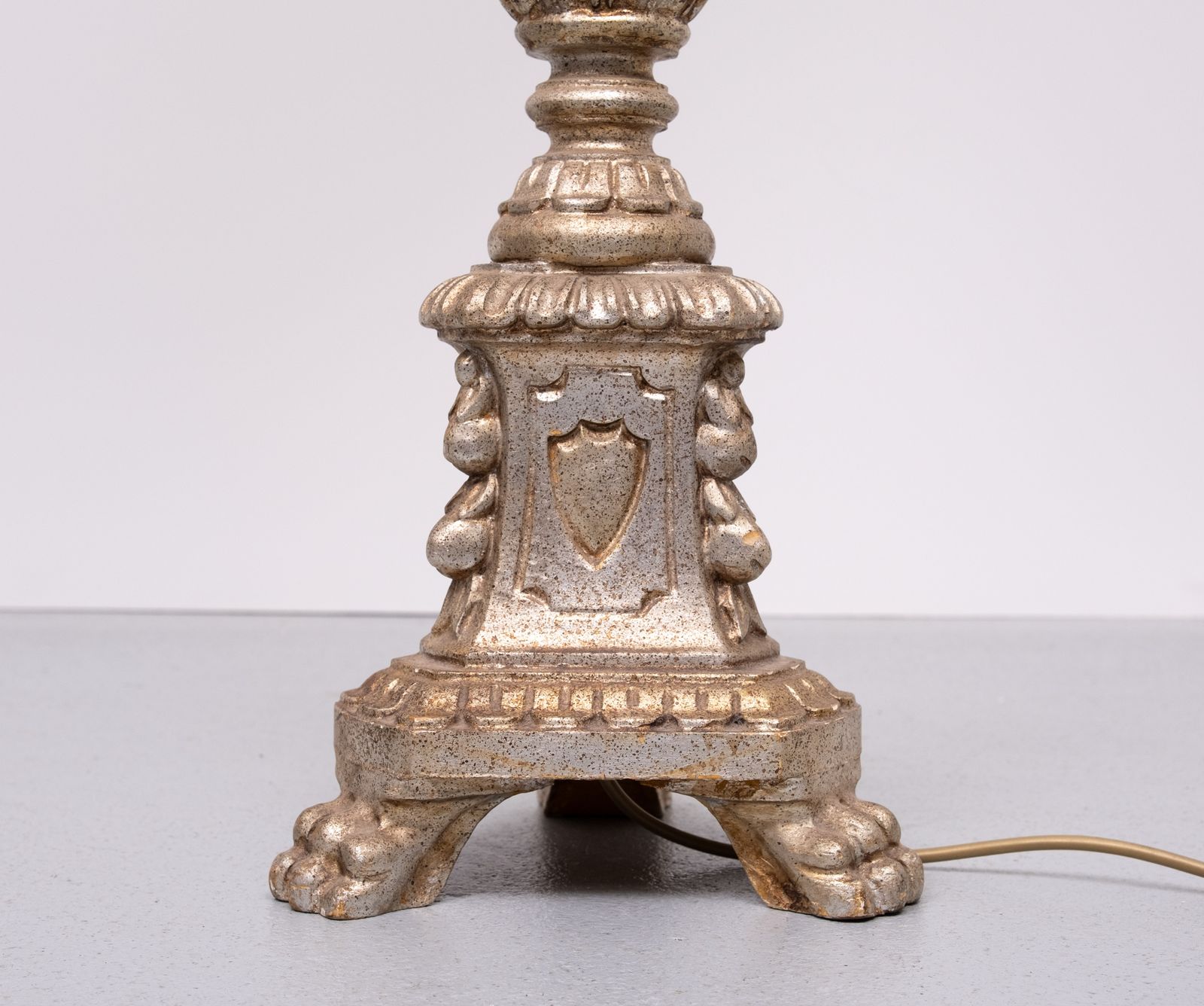 Italian Baroque Carved Wooden Floor Lamp 1970s photo vintage