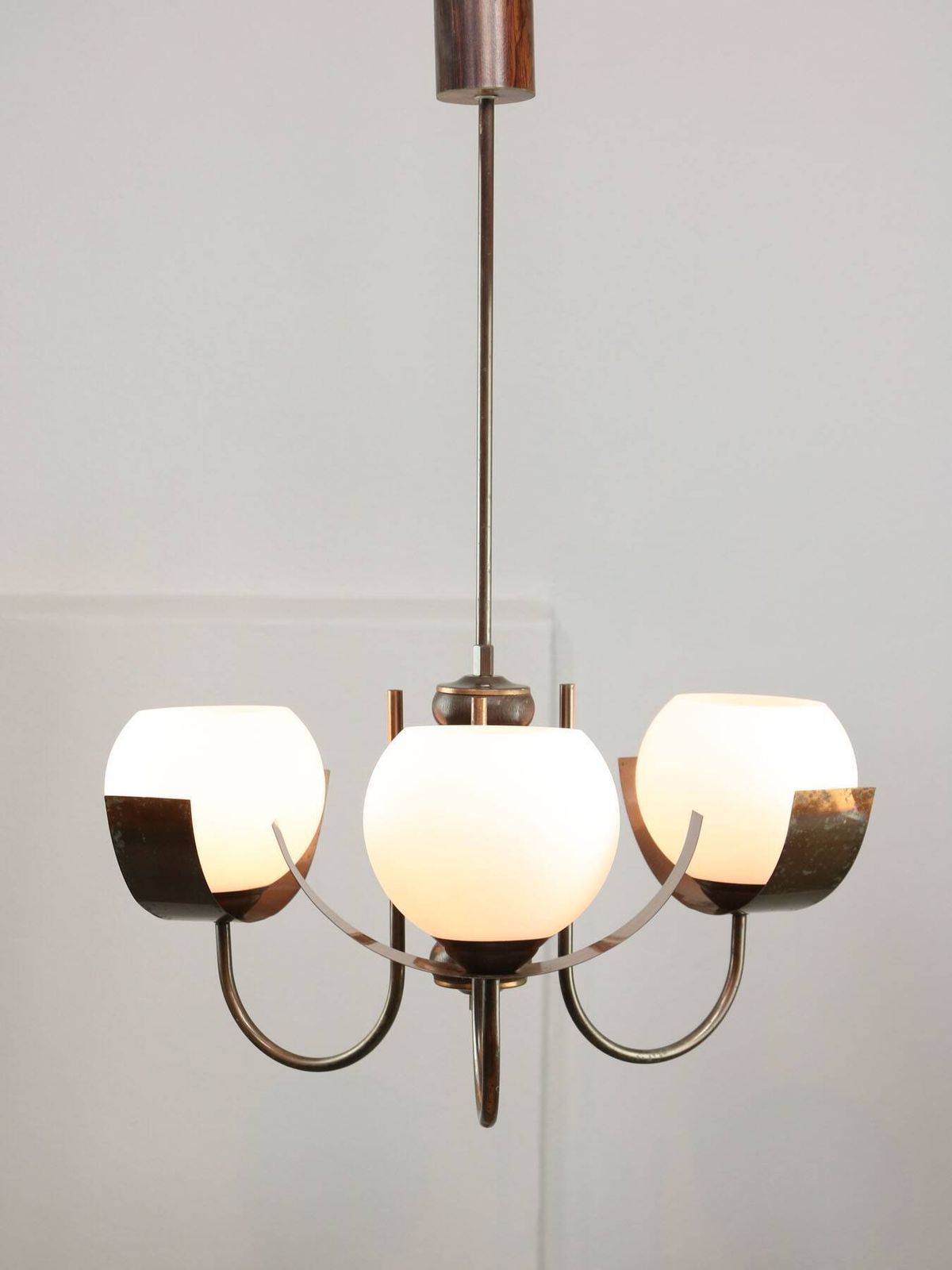 photo vintage Vintage Italian Copper And Opaline Chandelier 1970s