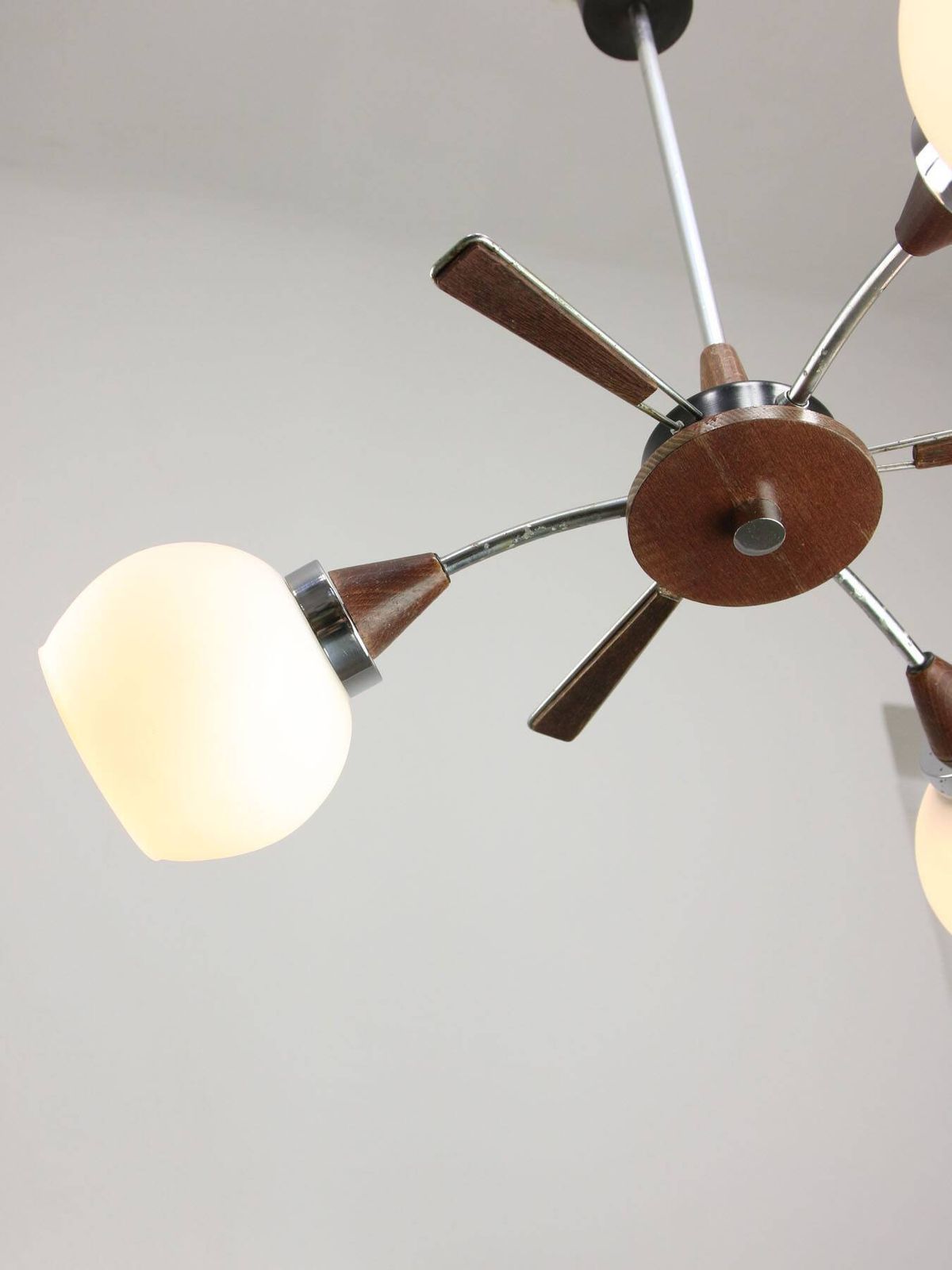photo vinterior Mid Century Italian Chrome And Opaline Chandelier