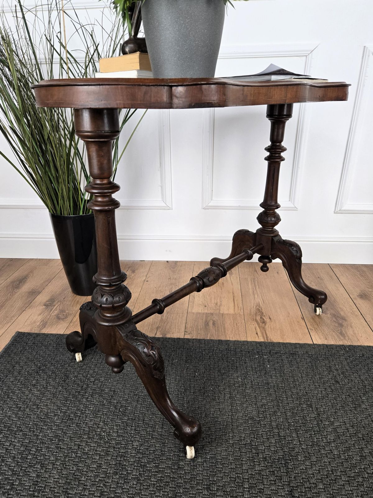 Neoclassical Italian Burl Walnut Wood Coffee Side Table Cart photo vintage