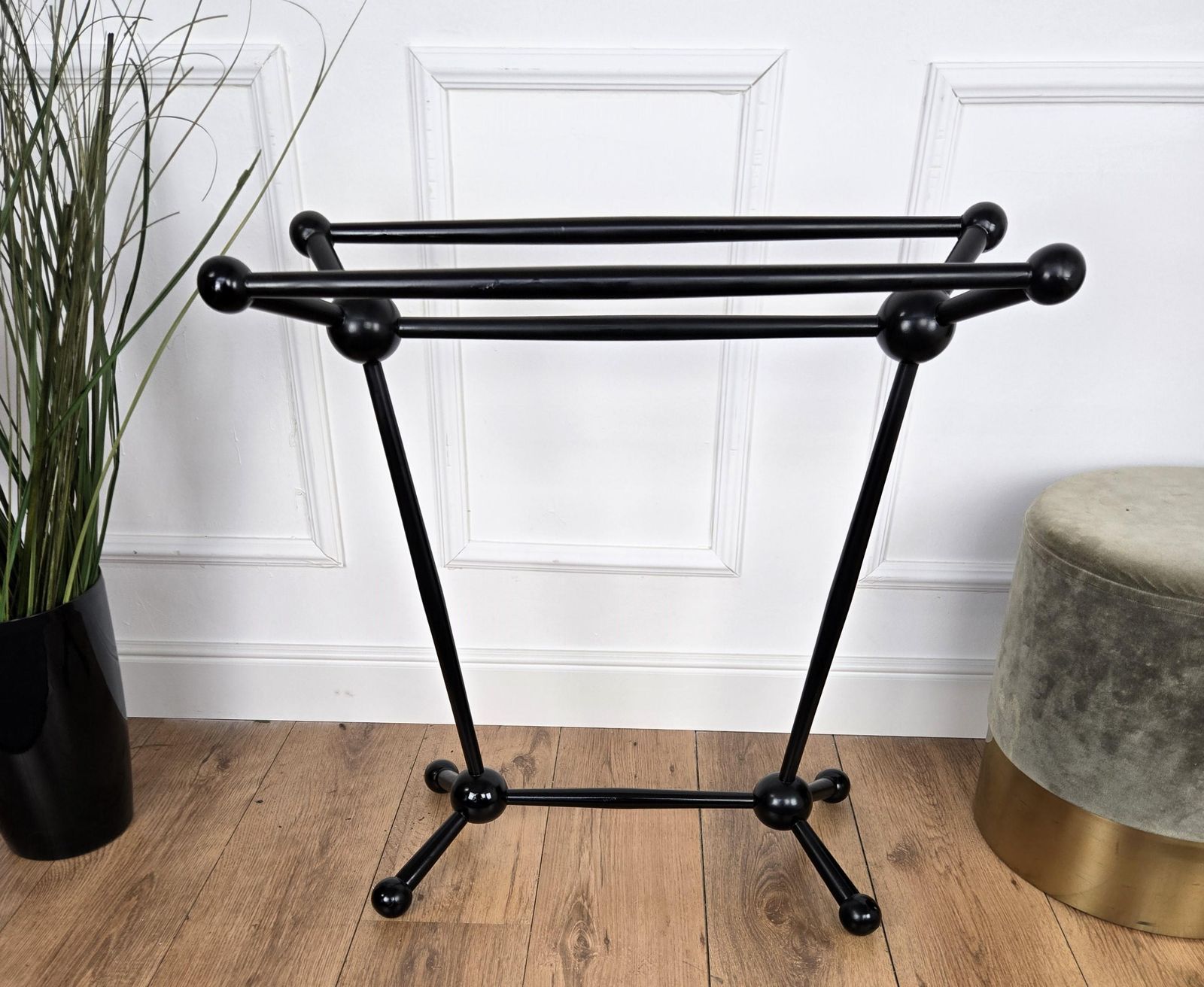 Italian Black Walnut Space Towel Rack Rail With Carved Legs photo vinterior