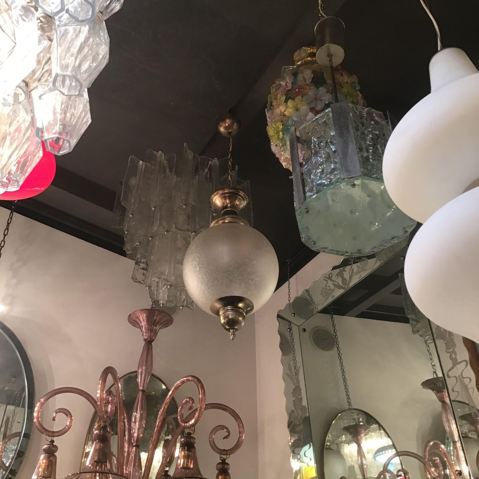 photo vinterior Azucena Luigi Caccia Dominioni Couple Chandeliers Acidate Glass Metal Crome 1950s