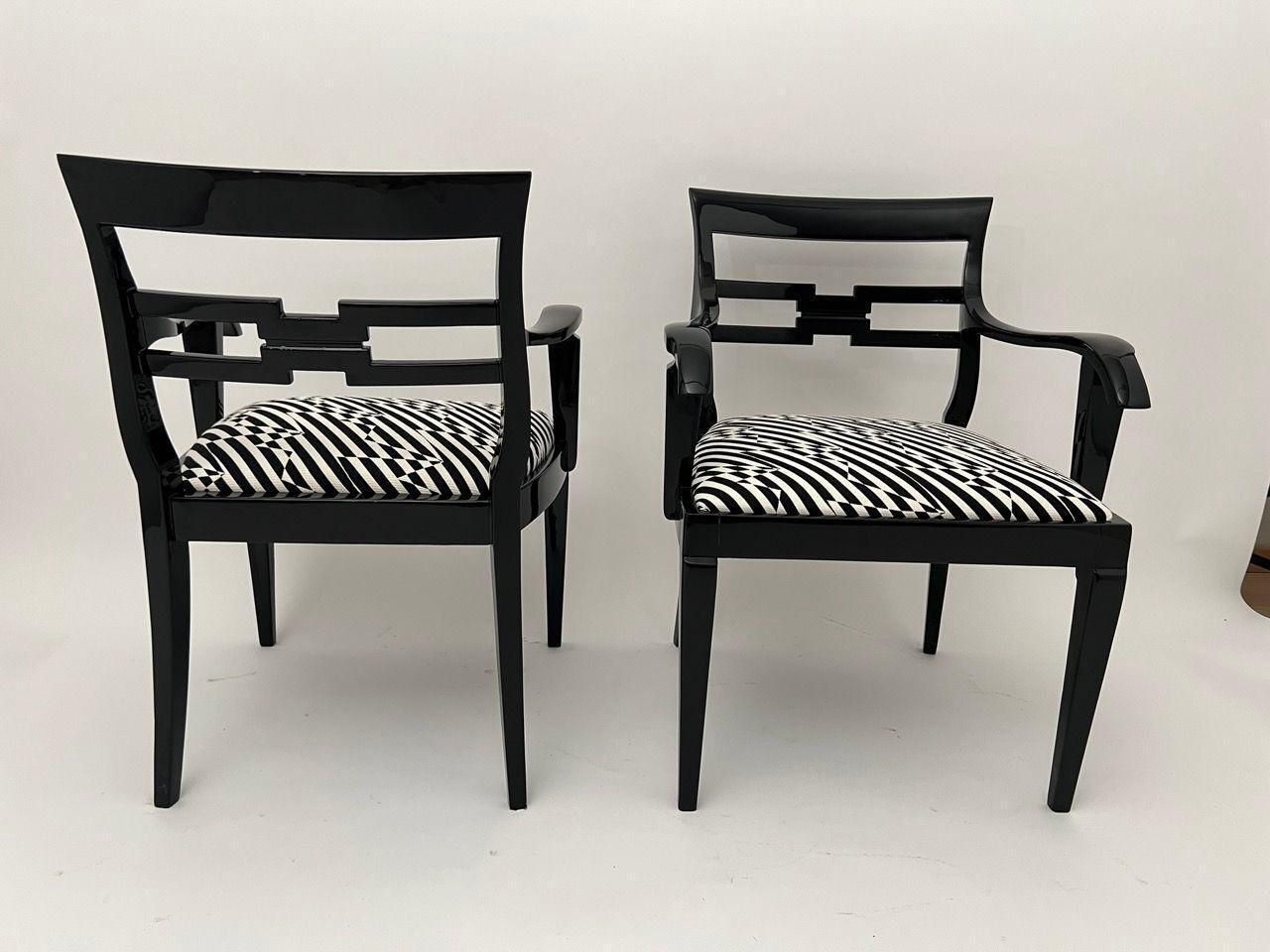 photo vintage Pair Of Art Deco Armchairs, Black Lacquer, Black Creme Fabric, Germany Ca. 1925