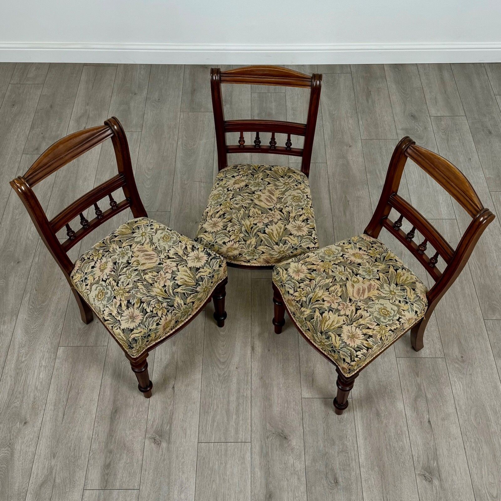 photo furniture Antique 19th Century Set Of 6 Mahogany Dining Chairs