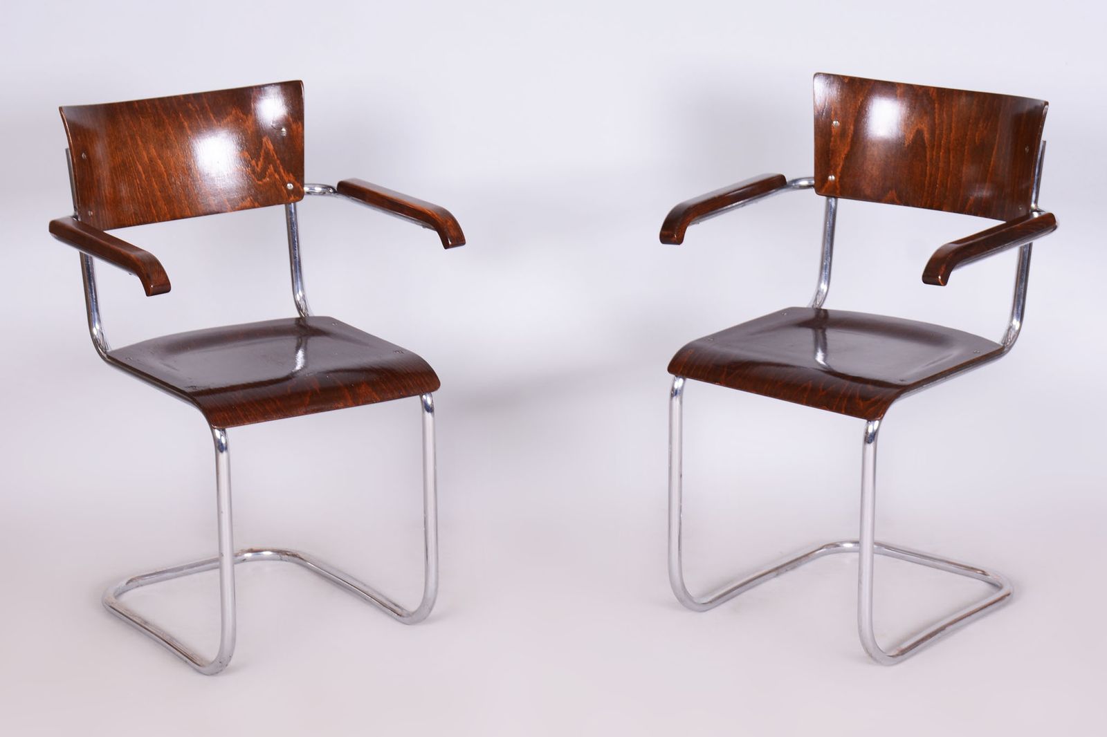 Set Of 2 Restored Bauhaus Chairs, By Stam And Slezak, Chrome, Czech, 1930s