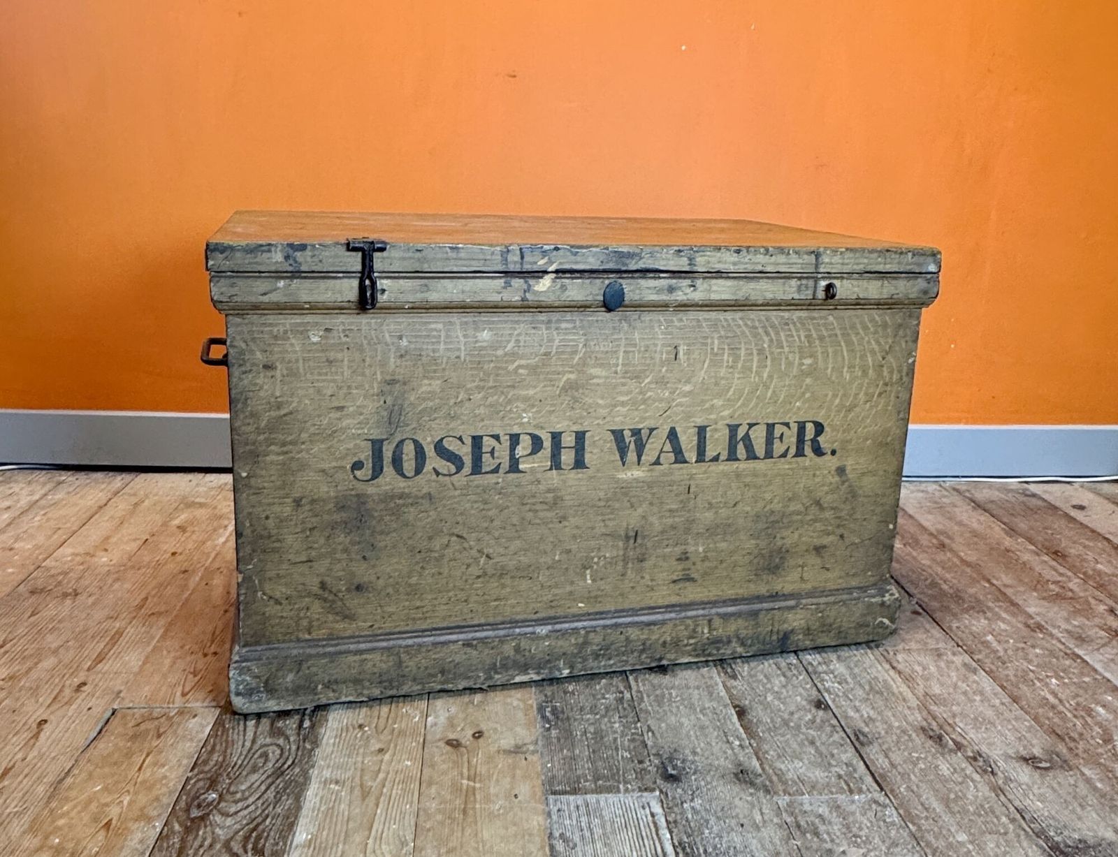 Large 19th Century Scumble Pine Trunk photo furniture