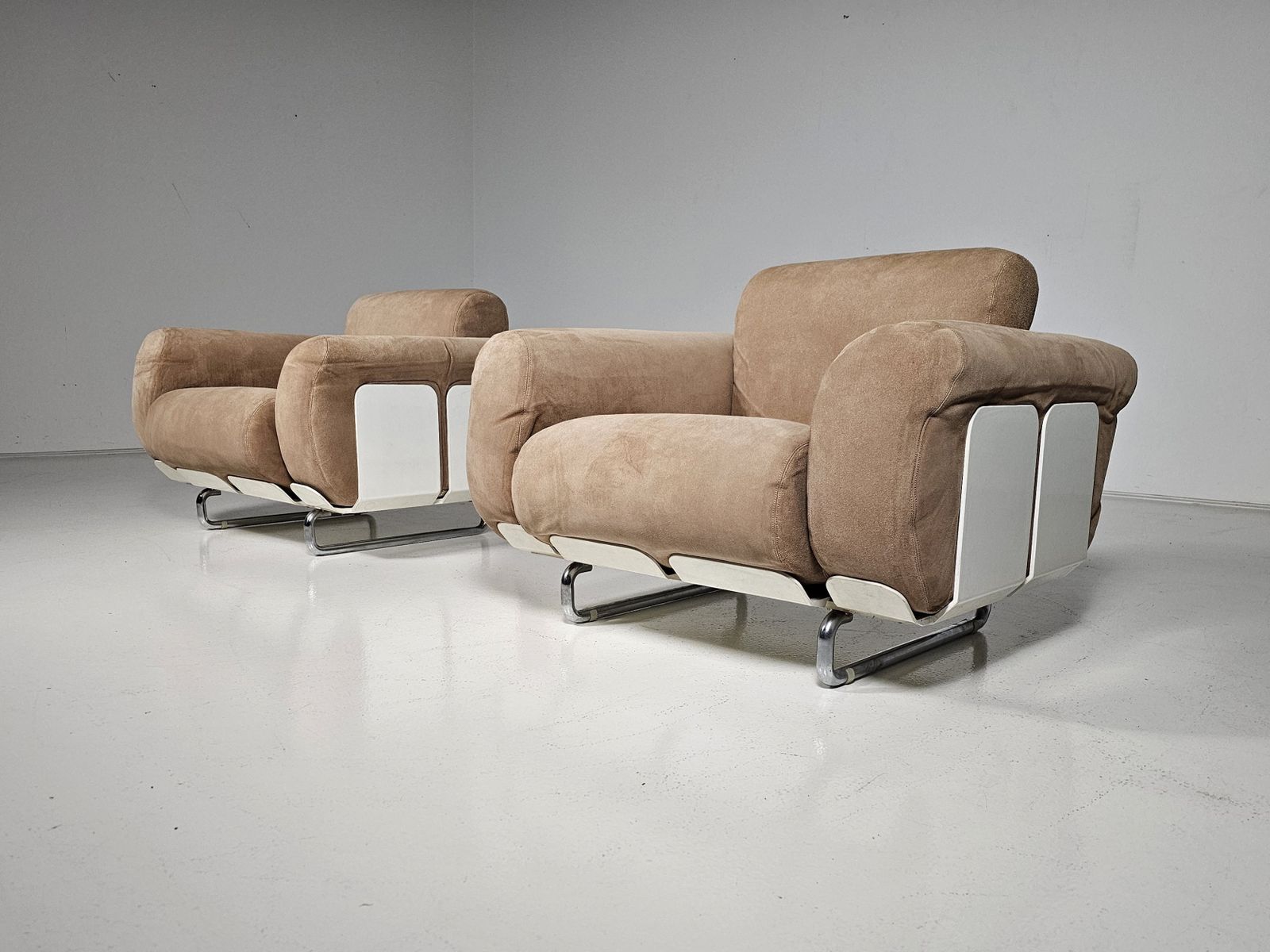 Pair Of Senzafine Lounge Chairs In Original Suede By Eleonore Peduzzi Riva For Zanotta, 1960s