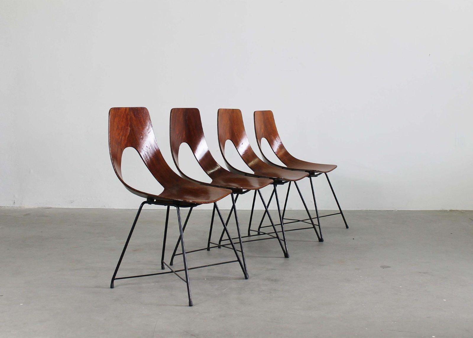 Augusto Bozzi Set Of Four Ariston Chairs In Plywood And Metal By Saporiti 1950s photo furniture