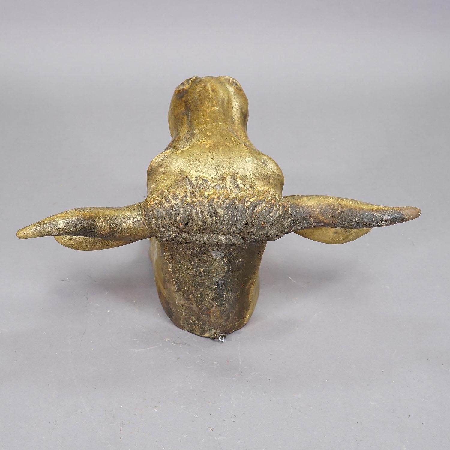 Antique Wooden Carved Gilded Bull's Head Ca. 1840s photo vinterior