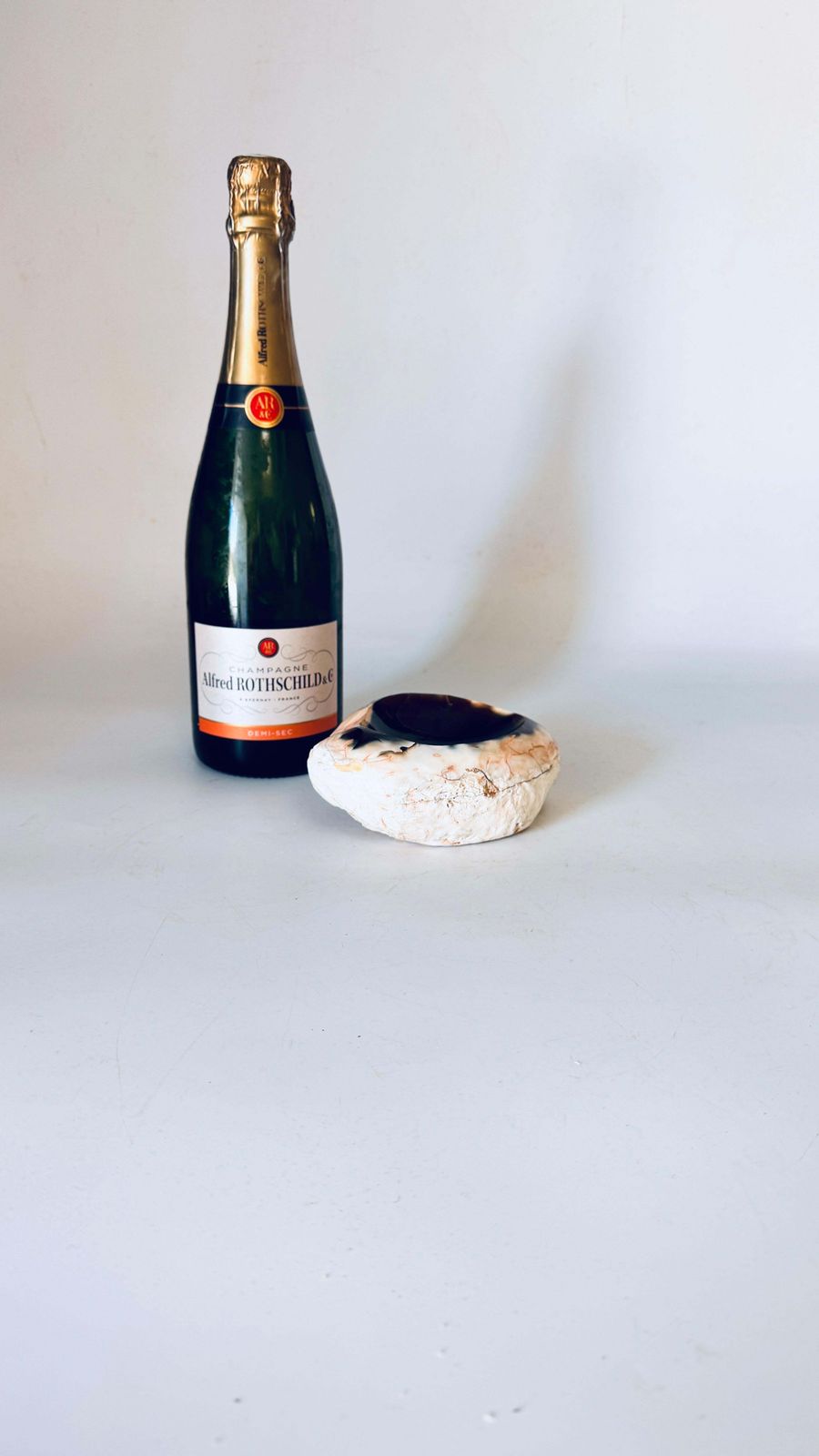 1960s Italian Freeform Onyx Ashtray, Polished Stone With Dark Brown White Pink photo furniture