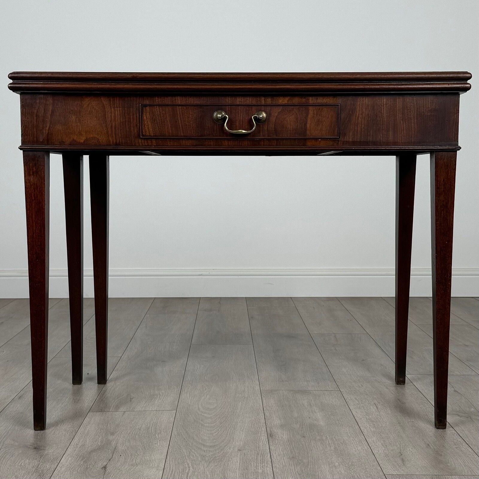 Antique 19th Century Good Quality Tea Table In Mahogany