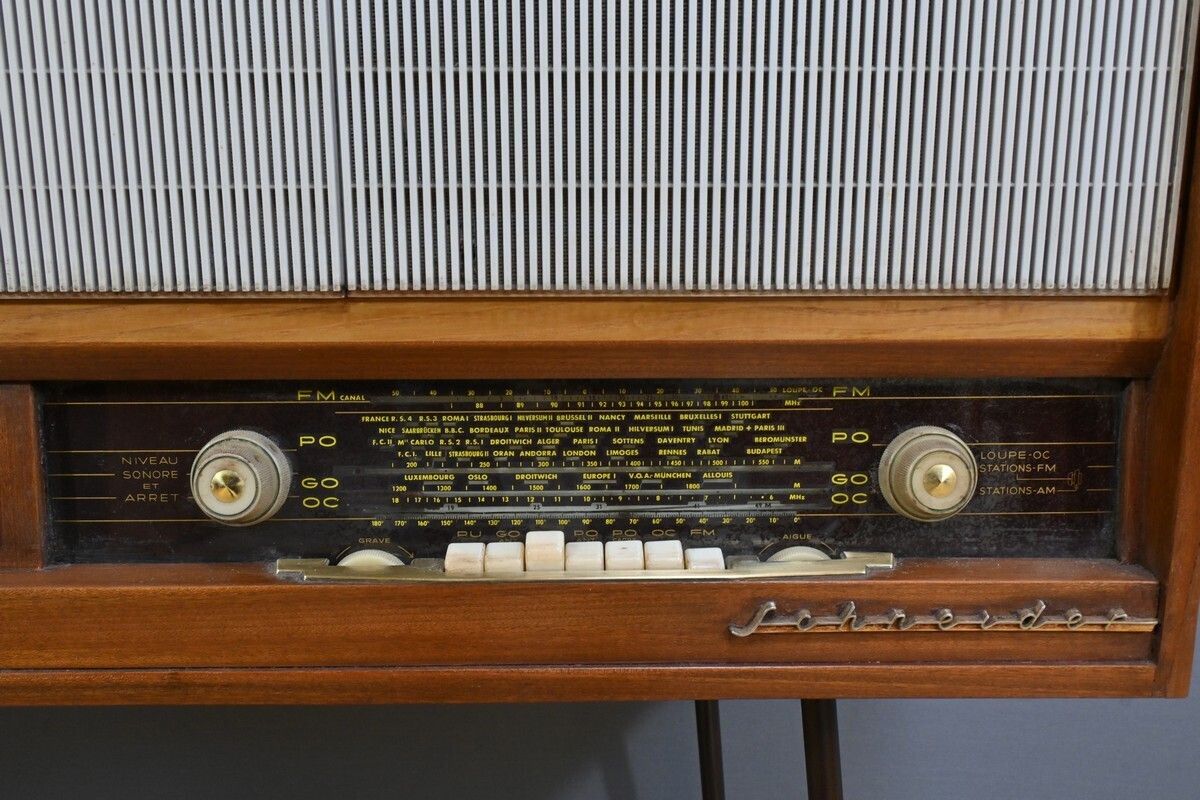 photo furniture Schneider Mahogany Radio Cabinet – Mid 20th Century