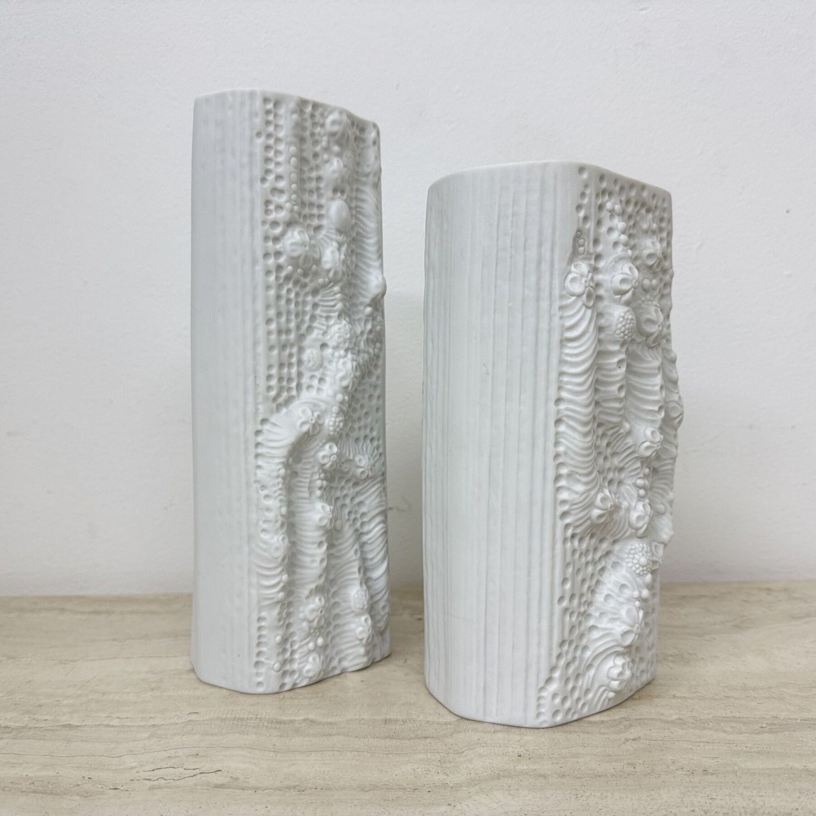 photo furniture Martin Freyer Voor Rosenthal Bisque Reliëf Azu Vaas Op Art Jaren 1970