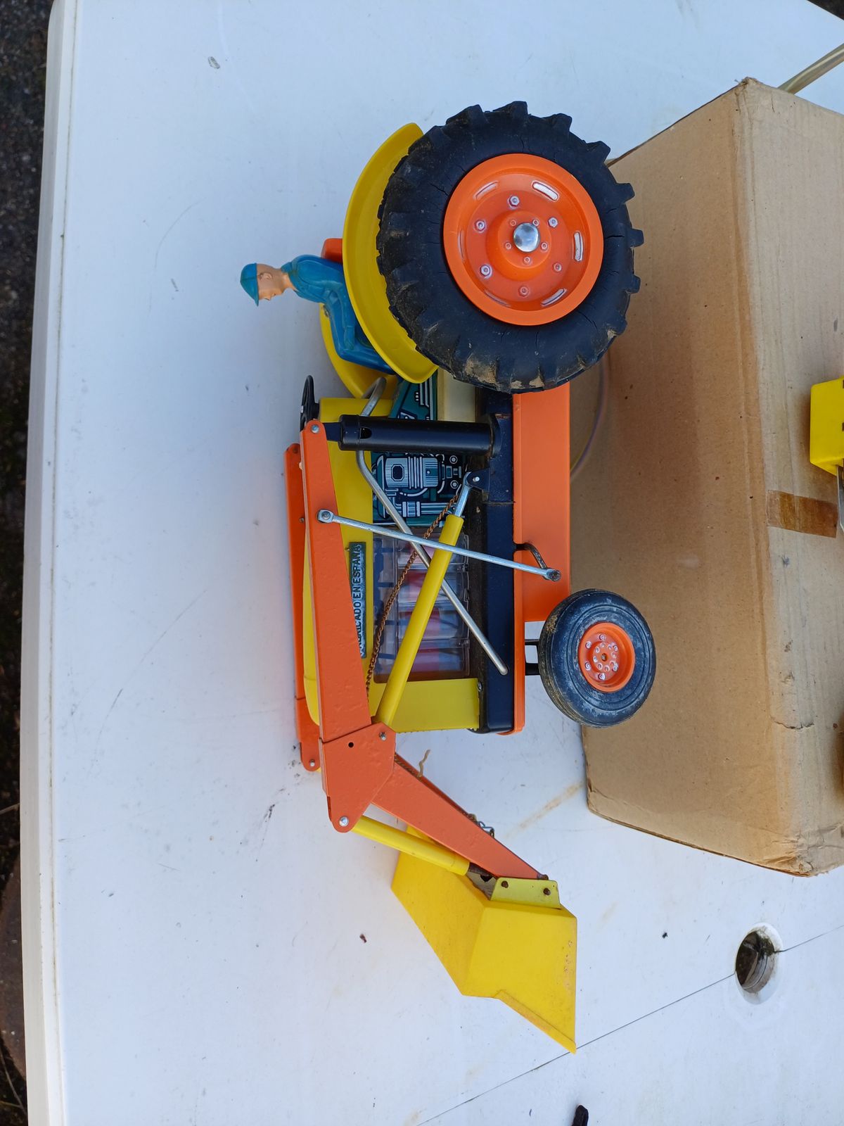 Old Toy Tractor Yumbo Retro Excavado Electrica photo vinterior