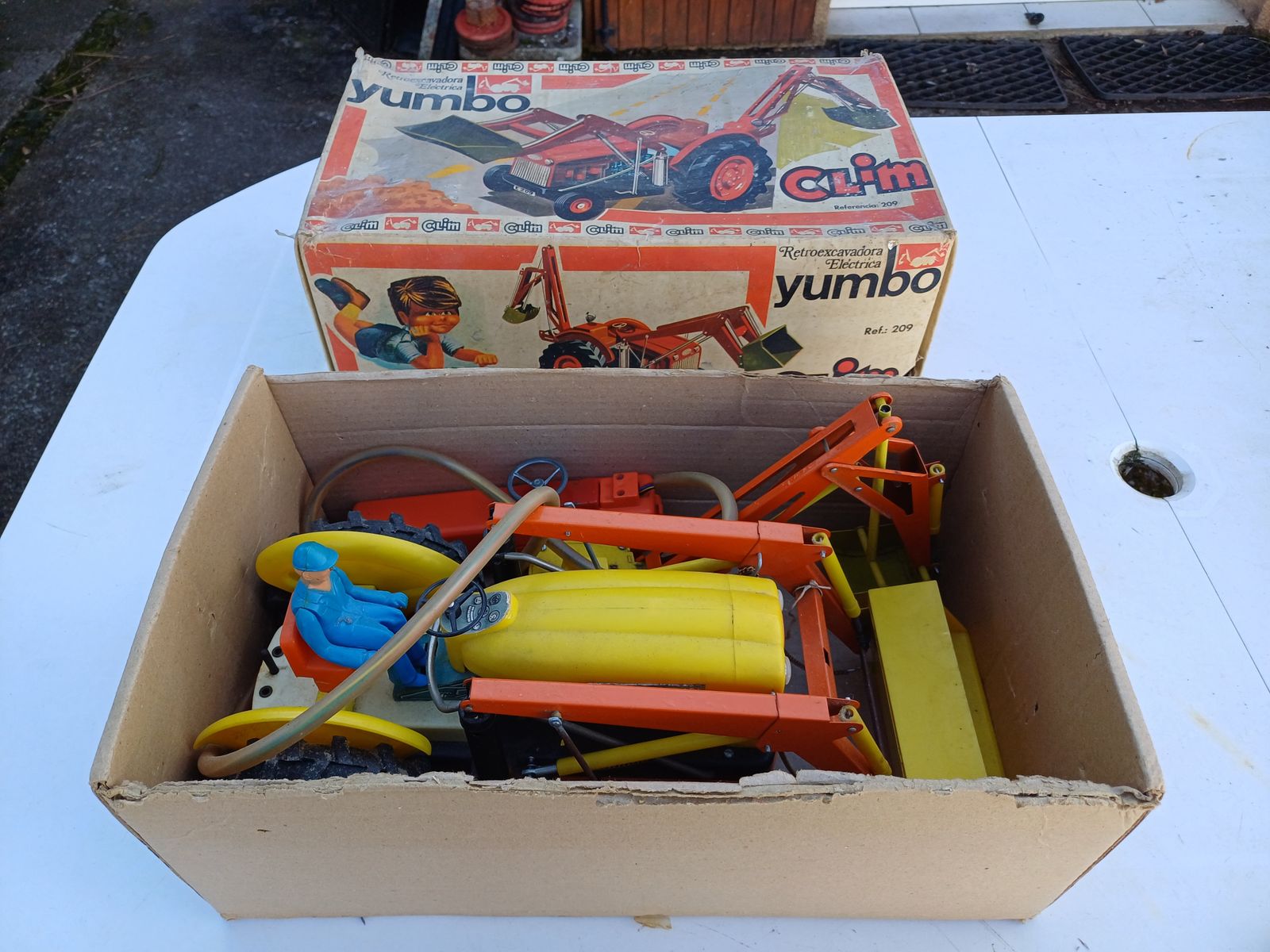 Old Toy Tractor Yumbo Retro Excavado Electrica