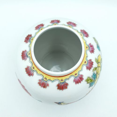 Ginger Jar X 2 Zhongguo Jingdezhen Zhi Factory Letter Q Famille Rose 60 70s Vtg photo vintage