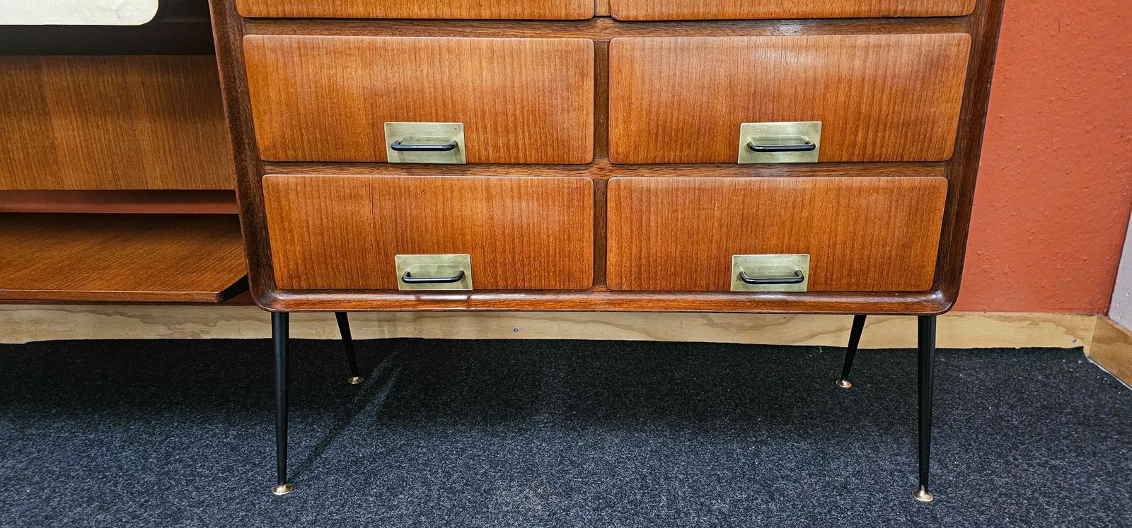 photo vintage Italian Mid Century Teakwood Sideboard By Silvio Cavatorta, 1950s