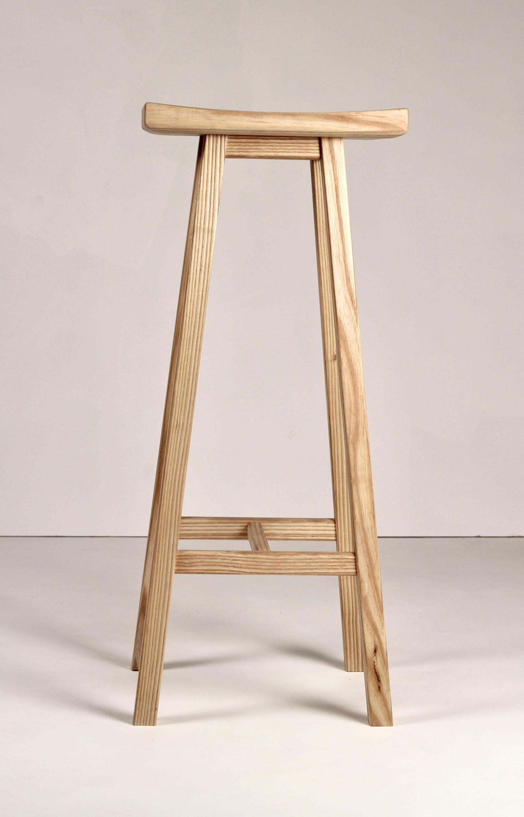photo vintage Bespoke Yama Stool:Scandinavian & Japanese Design With English Craftsmanship