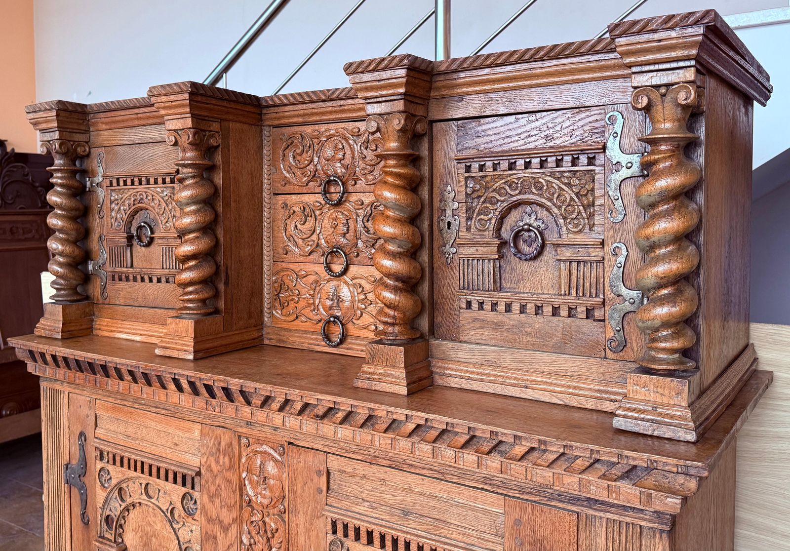 Cabinet hollandais vintage sculpté à la main, style boho photo 4349.0
