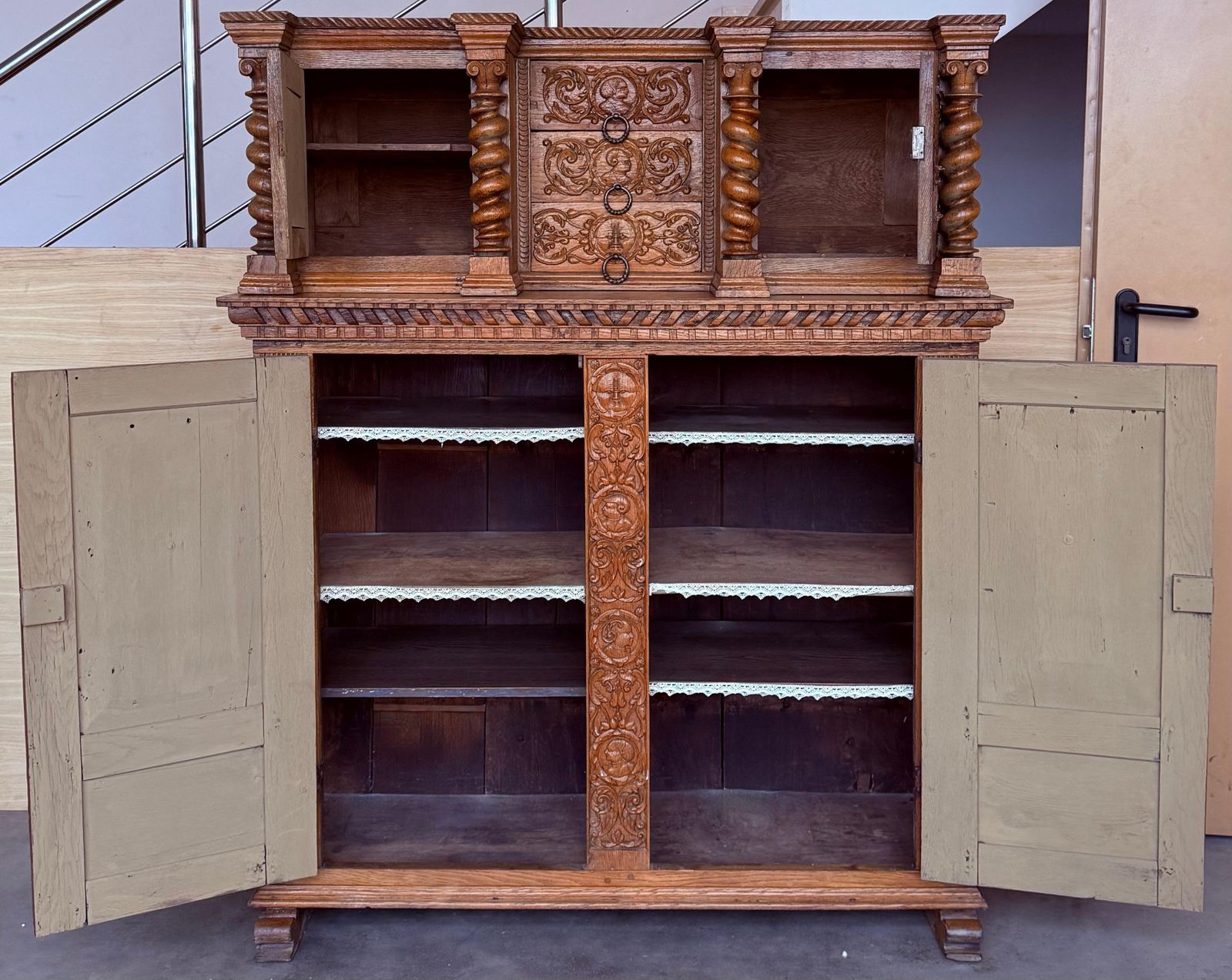 Cabinet hollandais vintage sculpté à la main, style boho photo buy