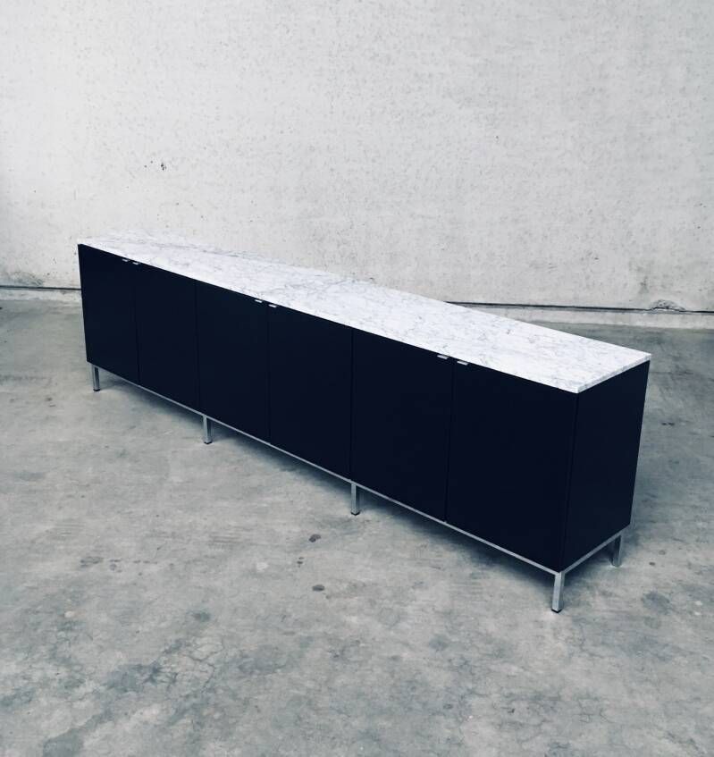 1970's Midcentury Modern Design Credenza By Florence Knoll photo vinterior