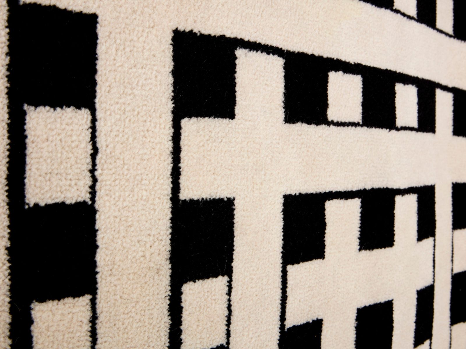 Tapis en laine touffetée noir et beige, Marcello Morandini, Melchnau Edition, 1989 photo Textiles
