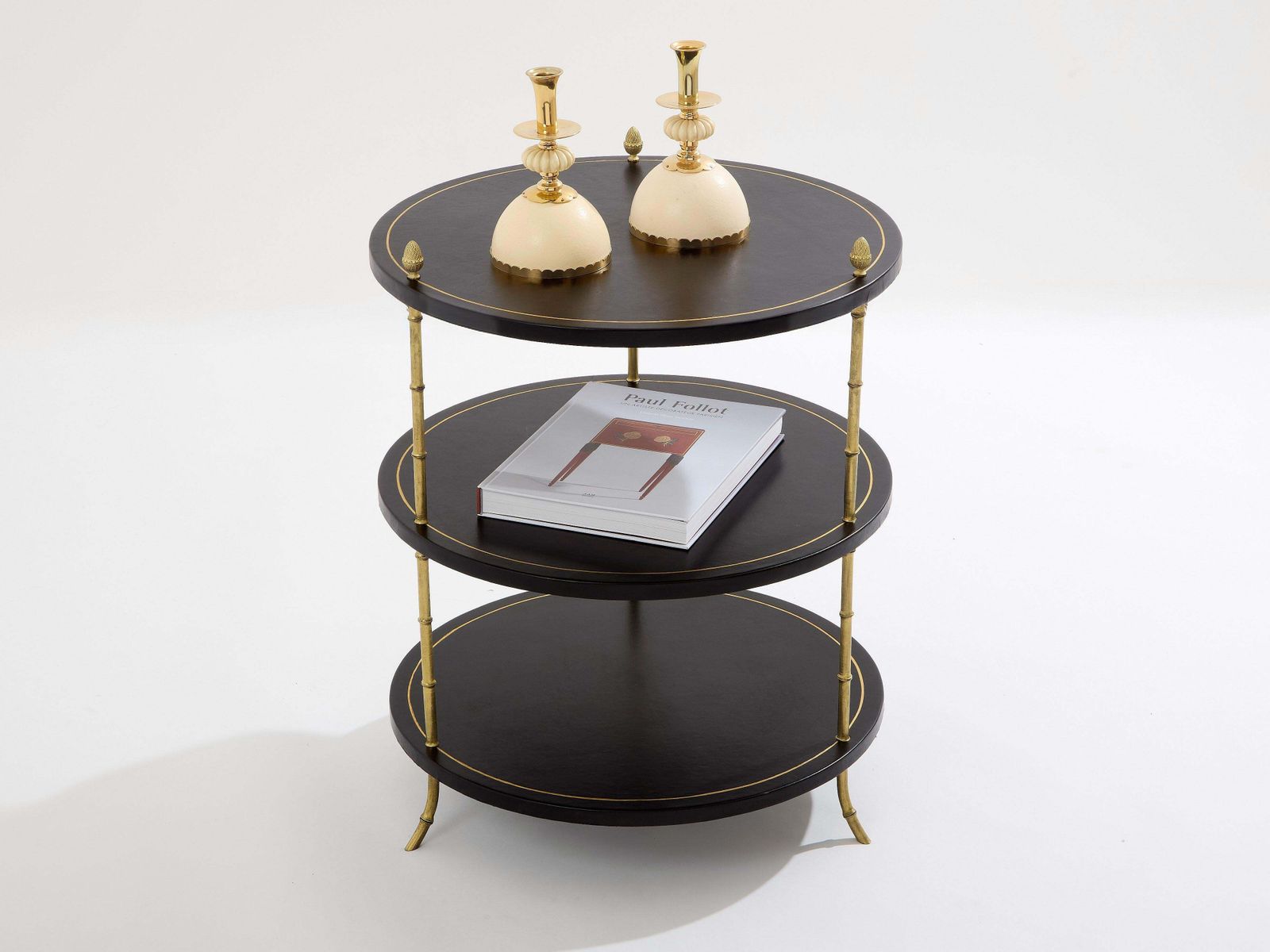 Table guéridon à trois plateaux Maison Jansen en bronze et cuir noir, années 1970 photo for sale