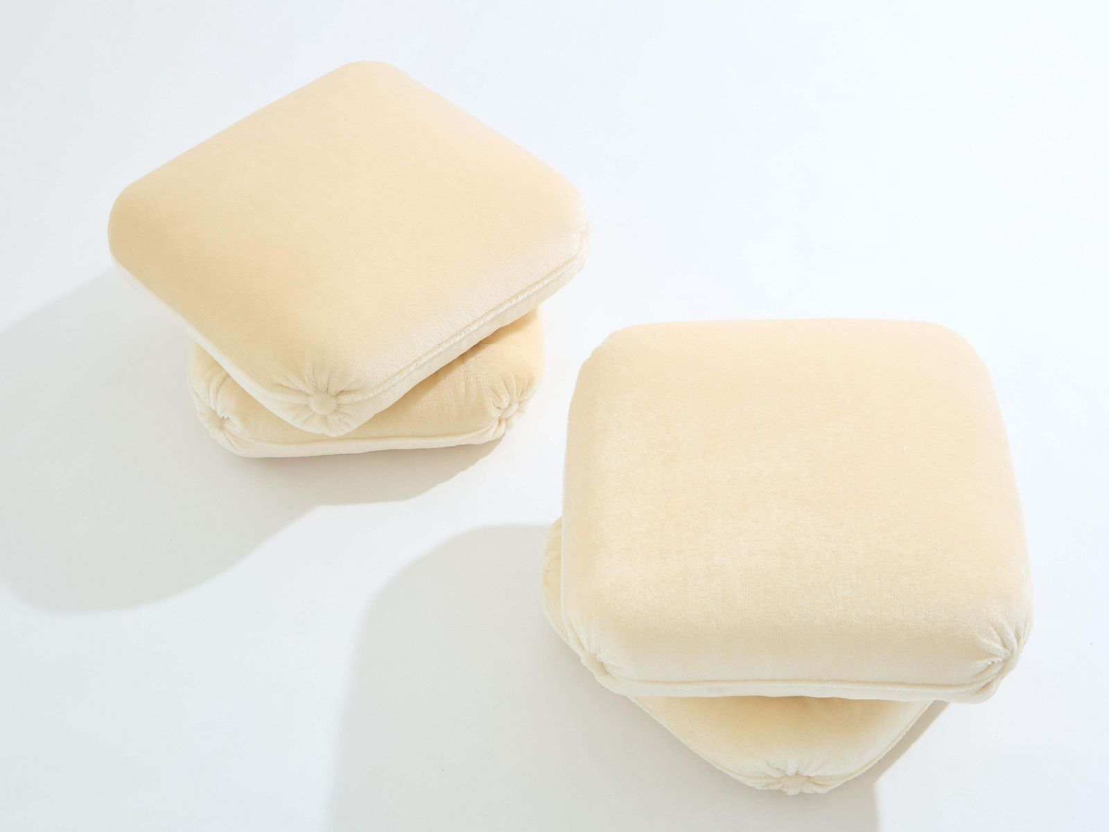 Paire de poufs Jacques Charpentier pour Maison Jansen en velours mohair, années 1970 photo 7231.0