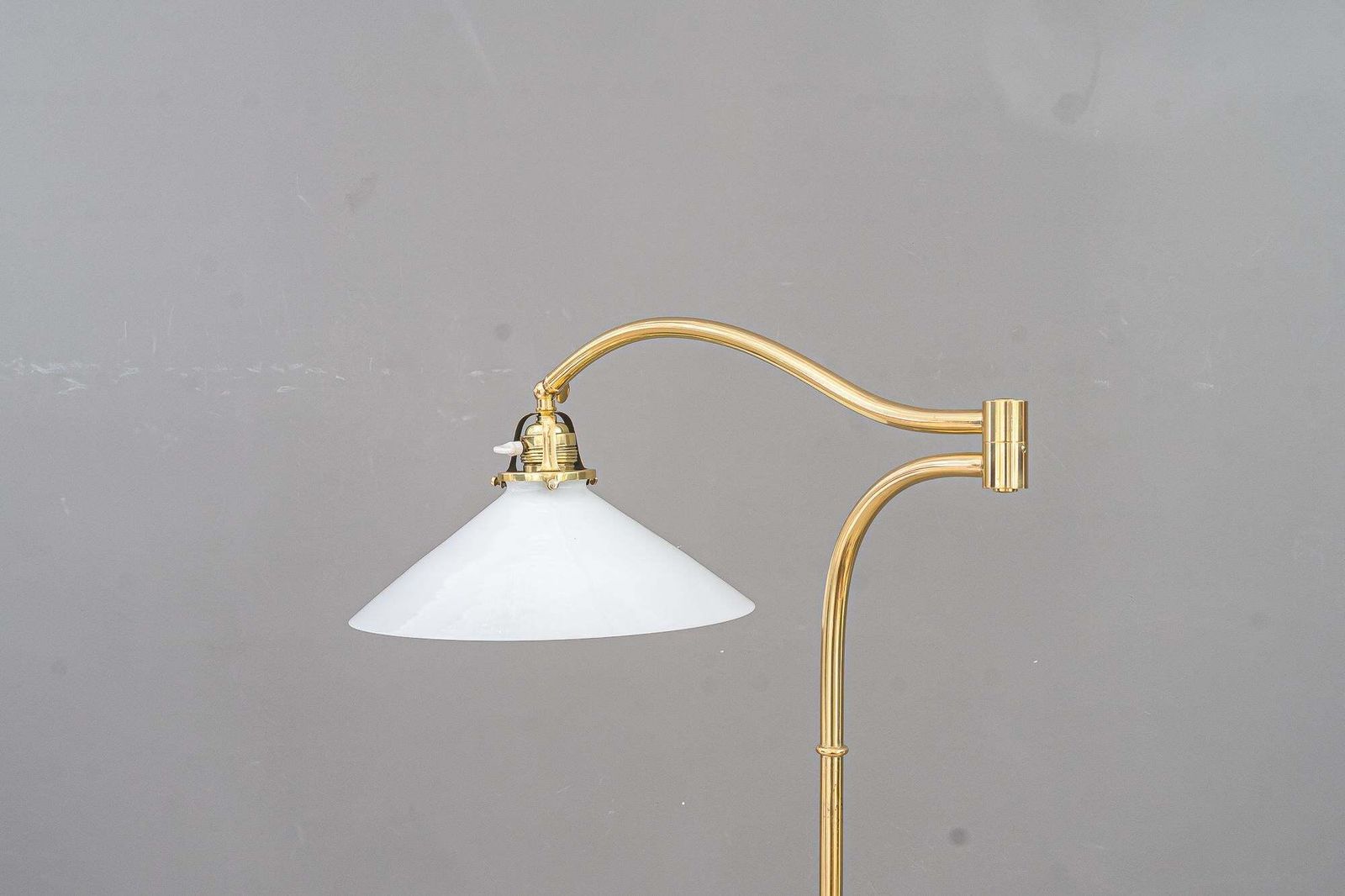 photo vinterior Sviweling And Hight Adjustable Art Deco Floor Lamp Vienna Around 1920s