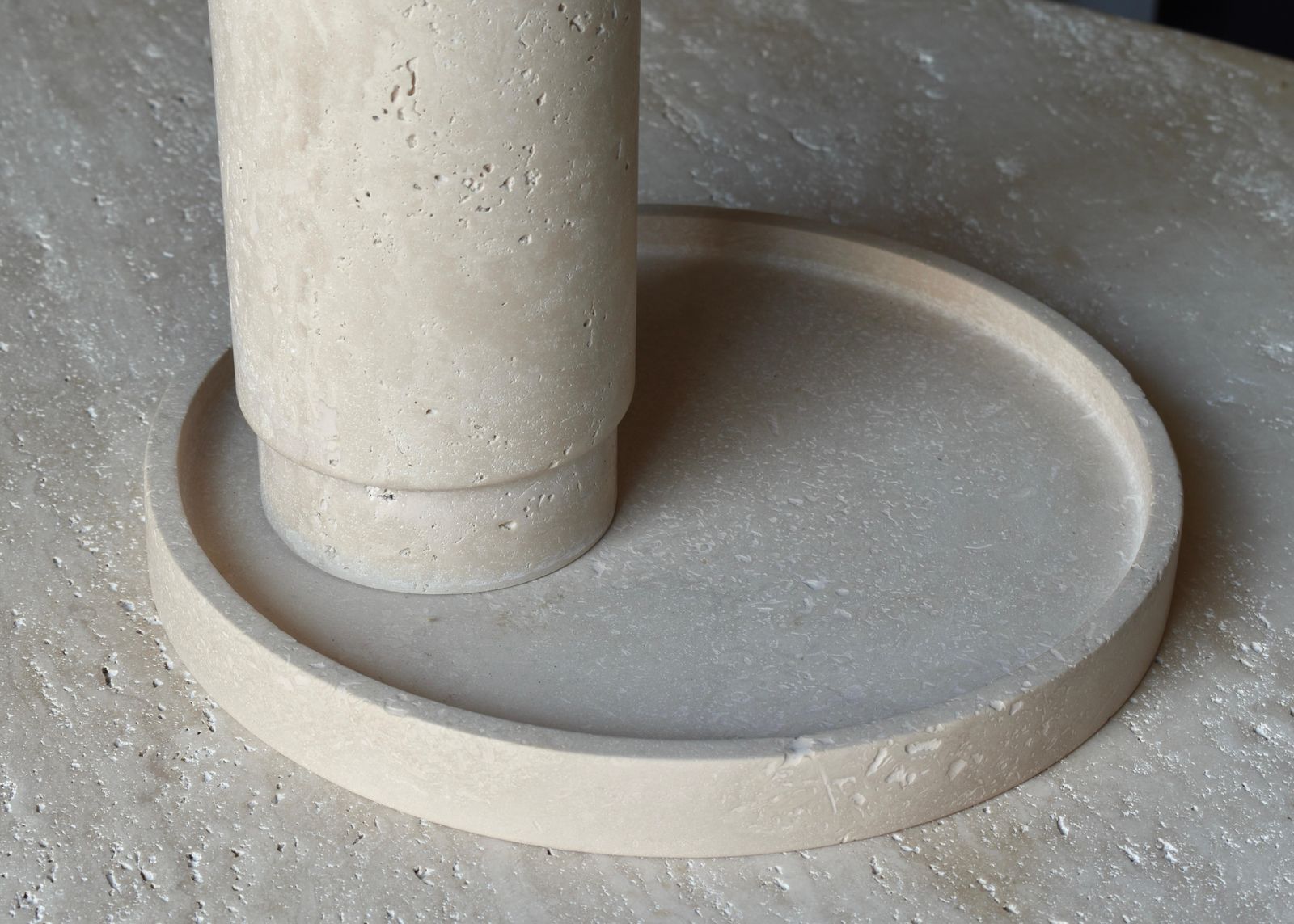 photo vinterior Travertine Vase / Wine Cooler And Plate In The Manor Of Up&Up And Raymor