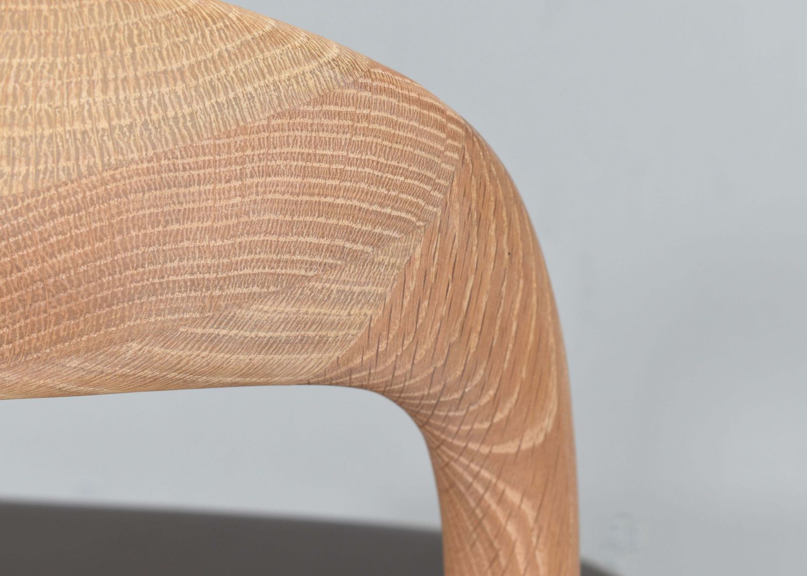 954.0 Artisan Neva Light Chair In Oak And Leather, Bosnia. photo