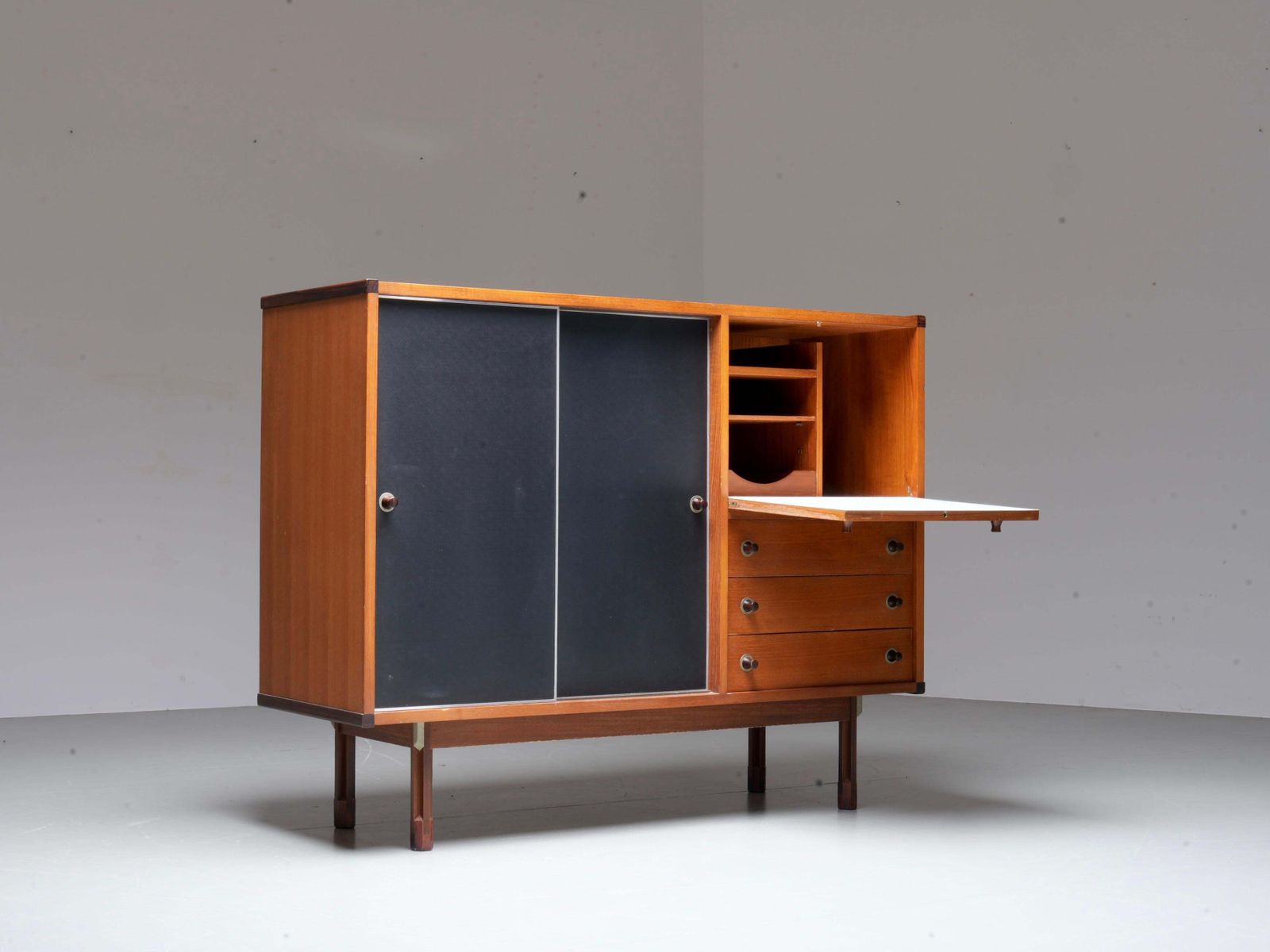Italiaans Kabinet/Secretaire In Teak, Metaal En Zwart Laminaat, Jaren 1960. photo Meubels