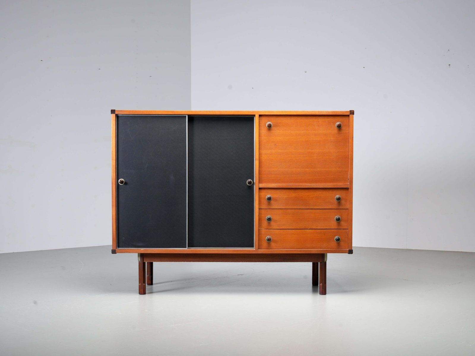 photo furniture Italiaans Kabinet/Secretaire In Teak, Metaal En Zwart Laminaat, Jaren 1960.