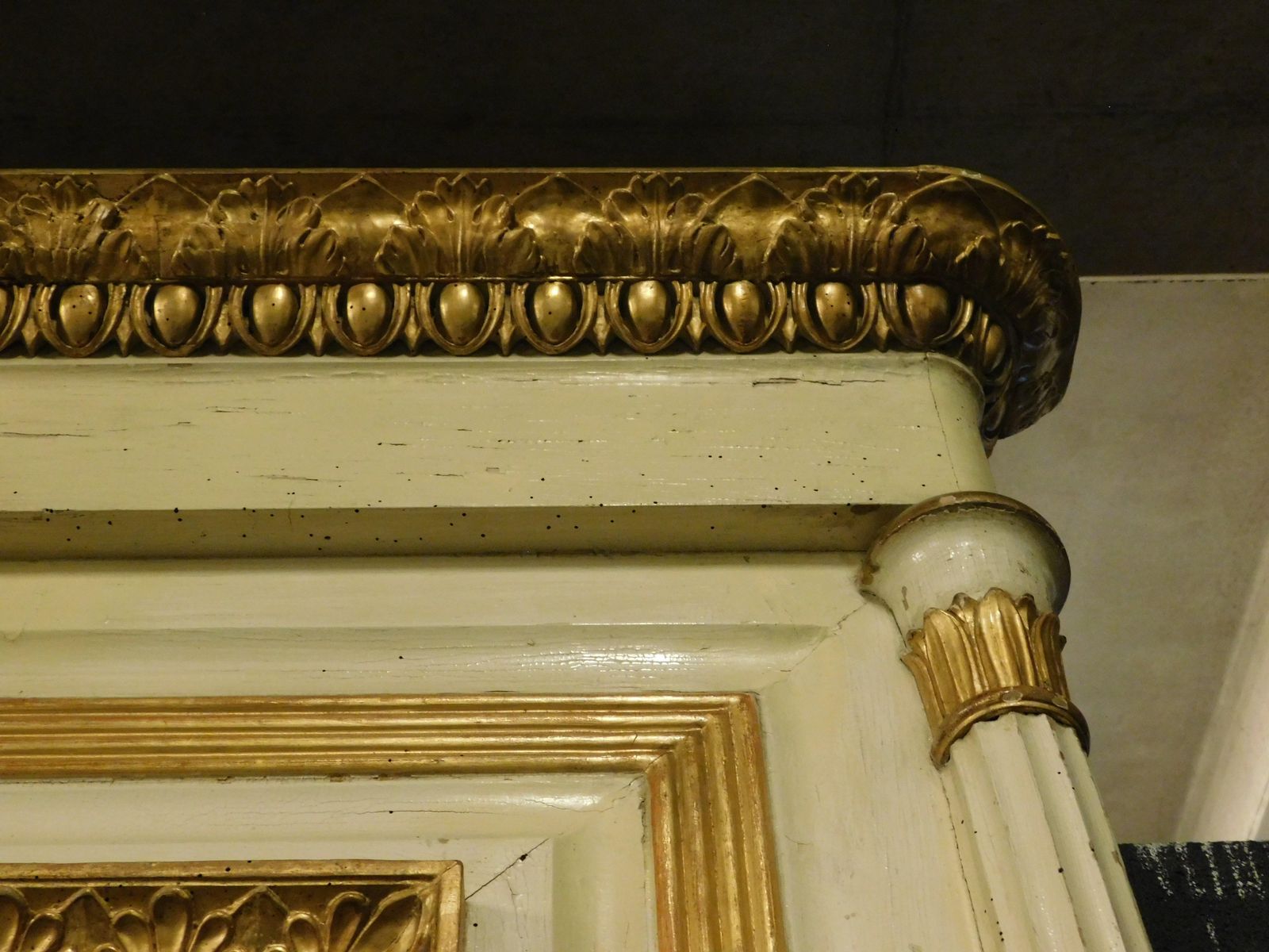 Home Decor Beige And Gilded Lacquered Wooden Mirror With Carved Side Columns, France photo
