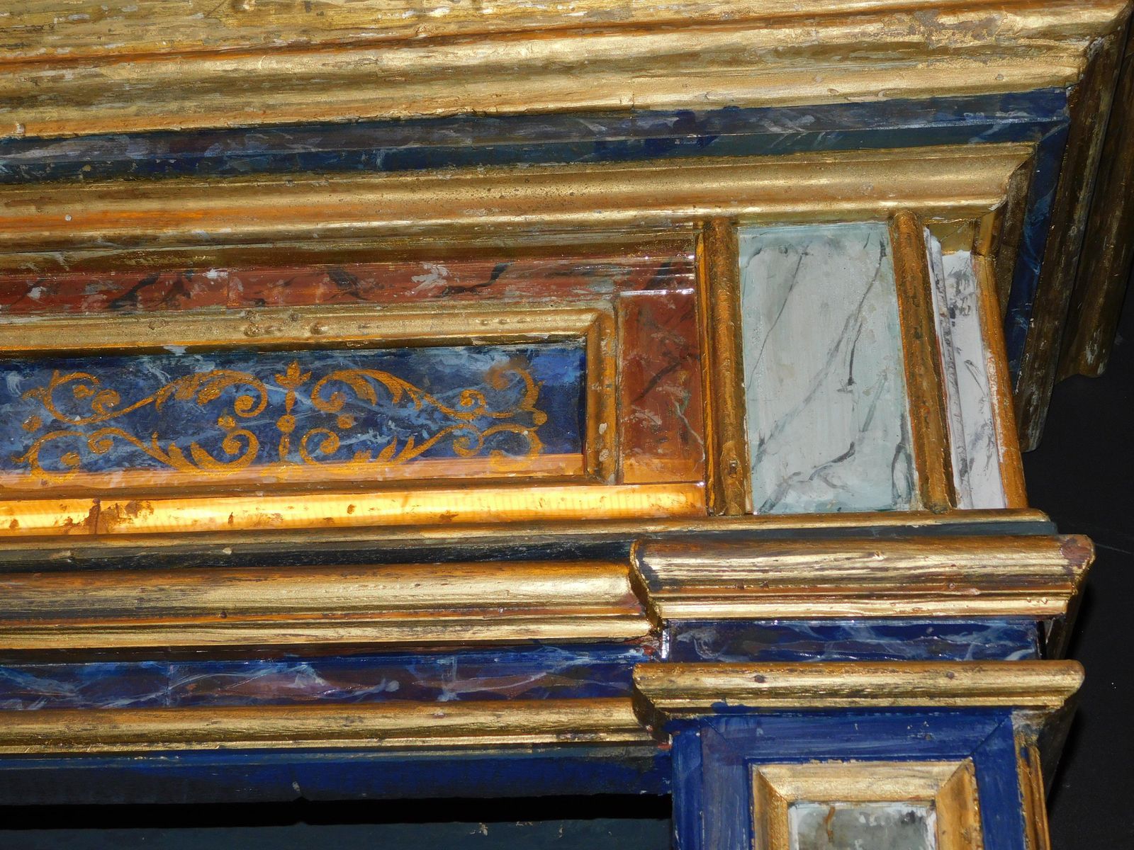 photo vintage Set Of 3 Painted Wooden Bookcases Decorated With Fake Marble On Glass, Italy