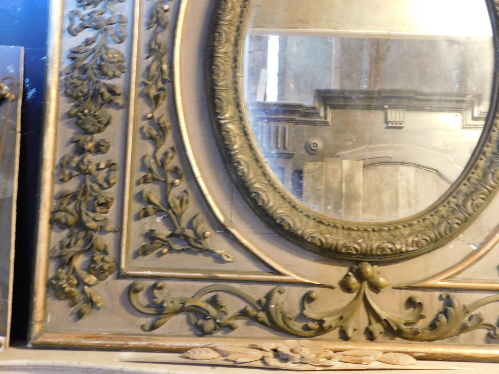 Lacquered Wood Mirror With Rich Carved Carvings, Italy photo Home Decor