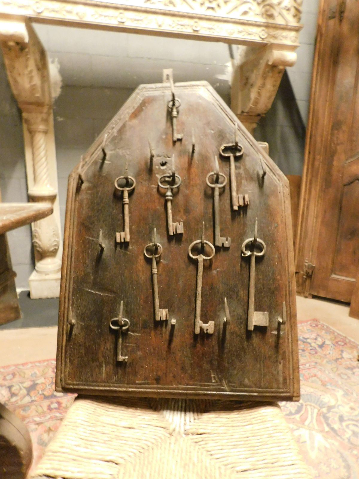Hotel Key Holder In Walnut Wood With Keys, Italy photo vinterior