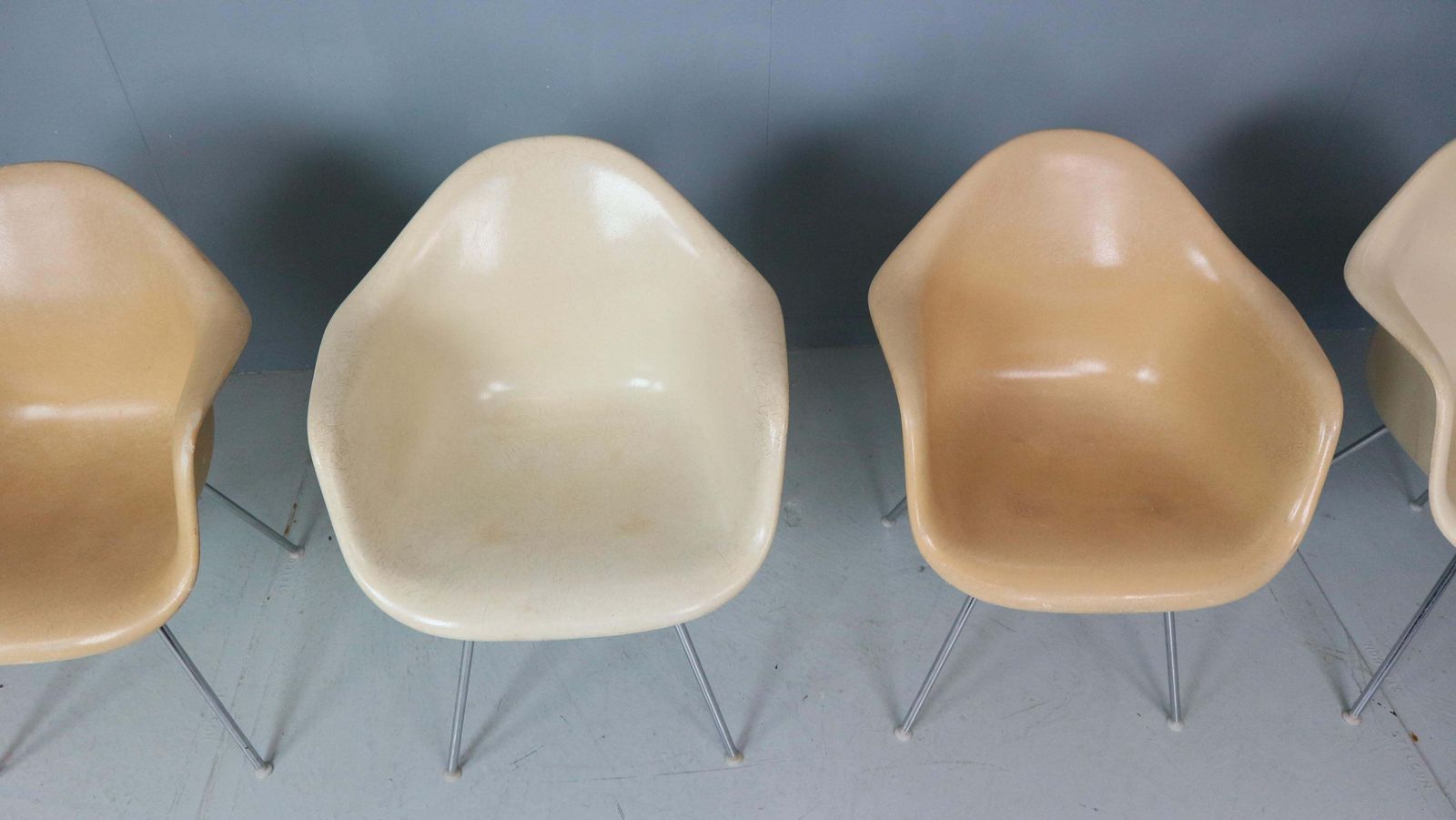 Charles & Ray Eames Set Of 4 Off White "H Base" Chairs For Herman Miller, 1960 photo vintage